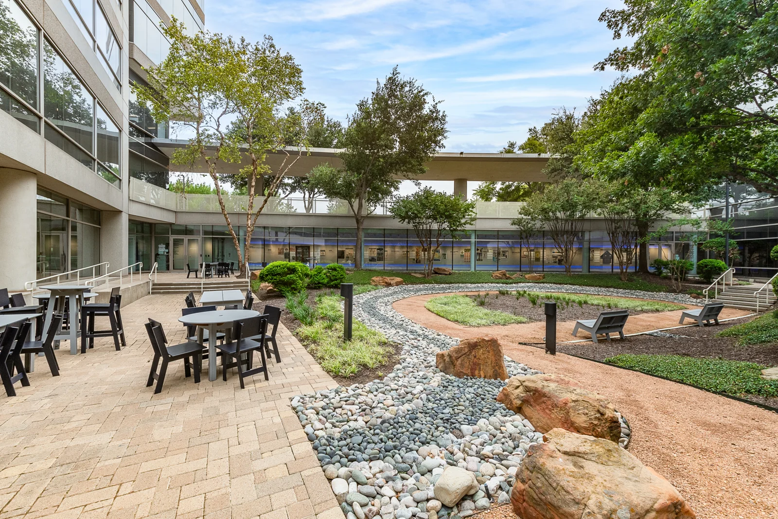 The Apex at Las Colinas Crossing - Building A — Lease in Irving, TX, photo 3 of 4