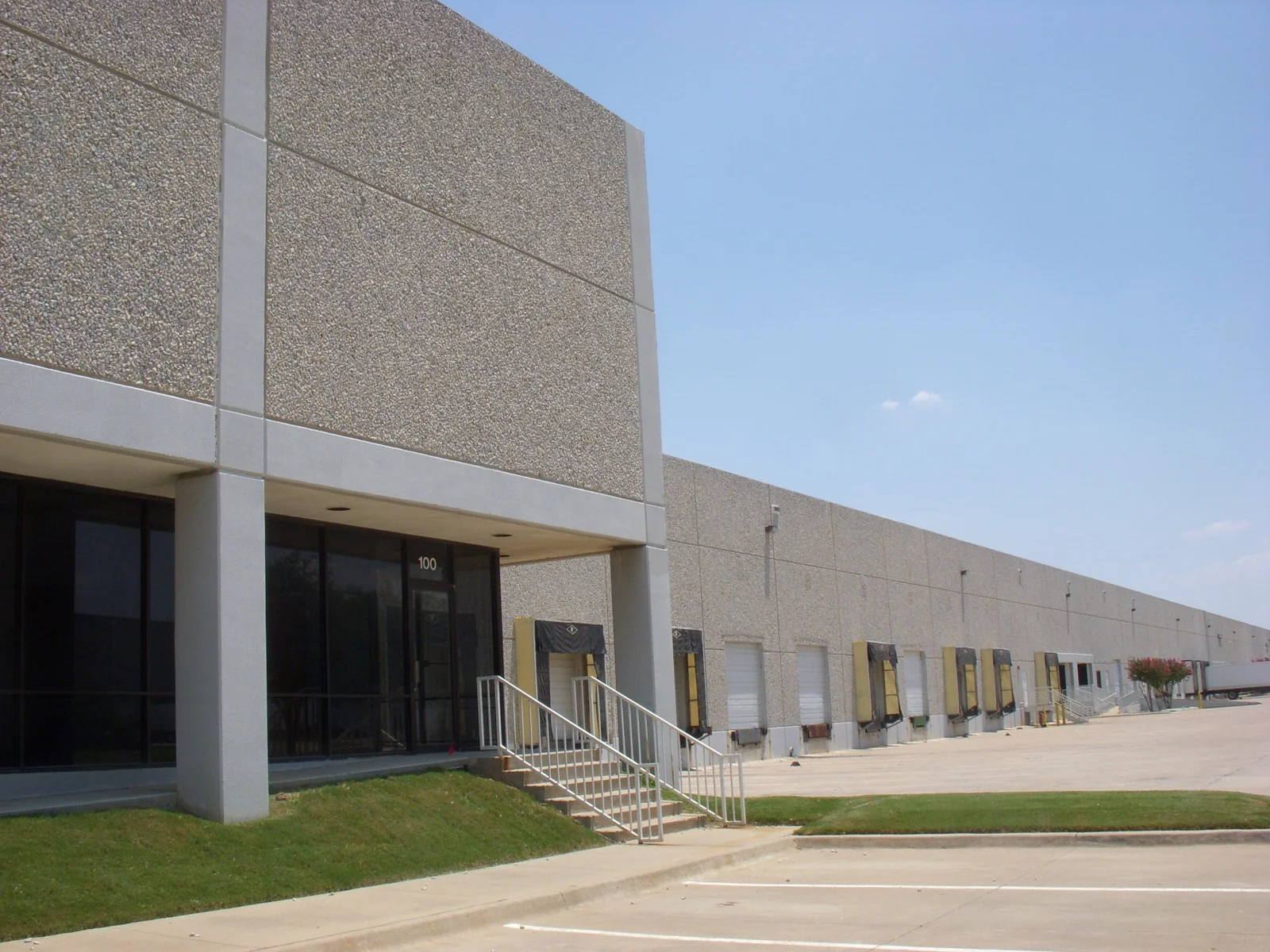NFTZ Distribution Center Suite 250-250 — Lease in Irving, TX, photo 1 of 1