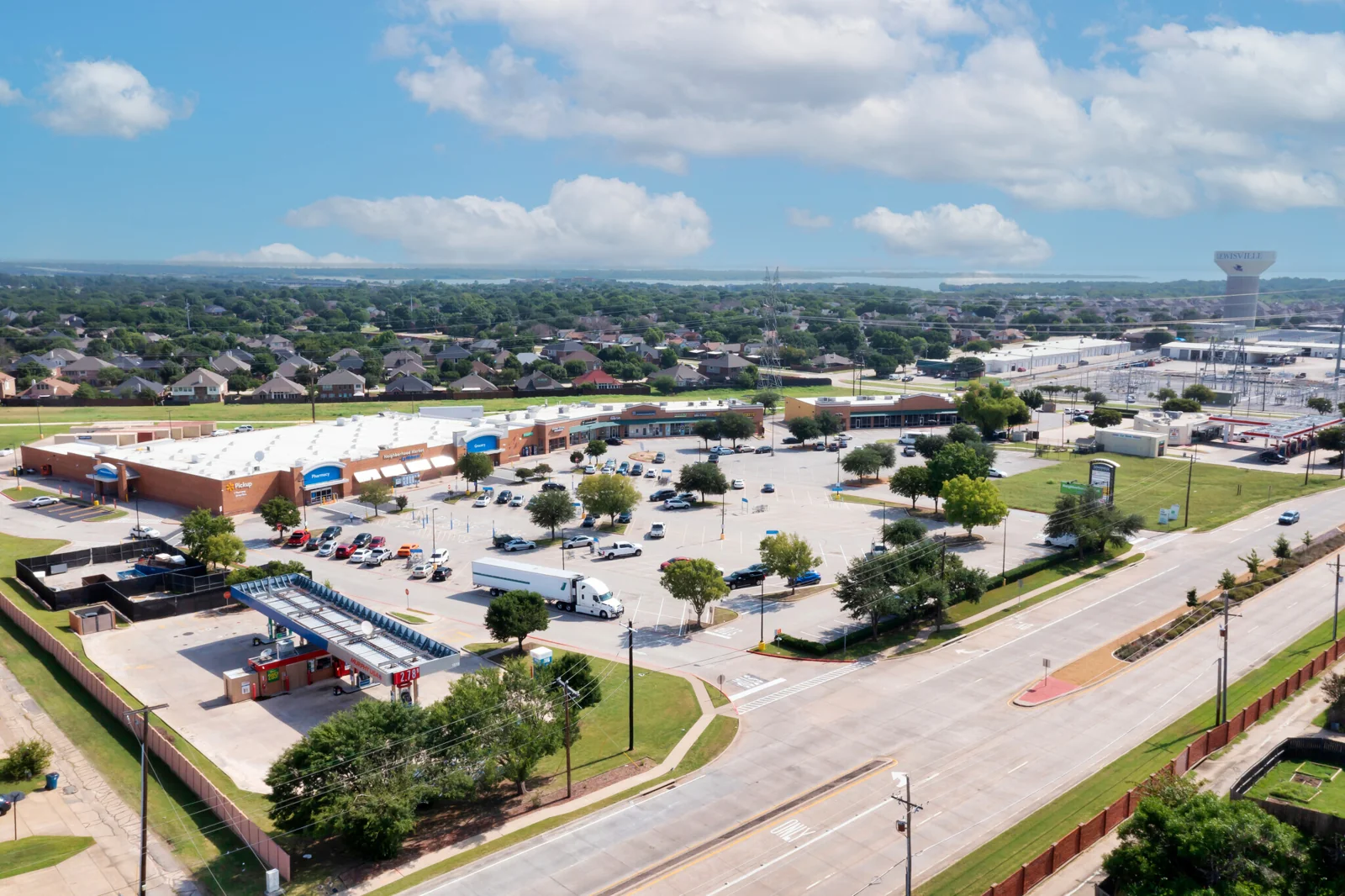 Lewisville Commons — Lease in Lewisville, TX, photo 2 of 8