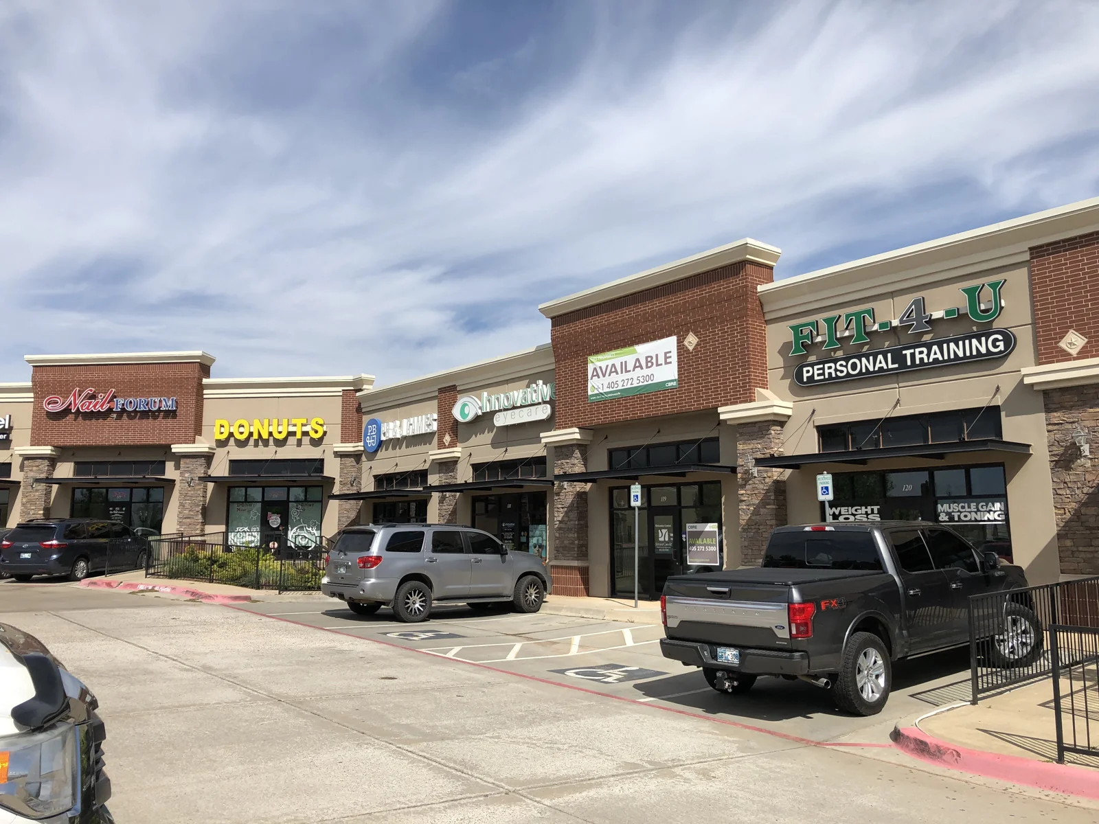 EDM Highland Park Shopping Center — Lease in Edmond, OK, photo 2 of 4