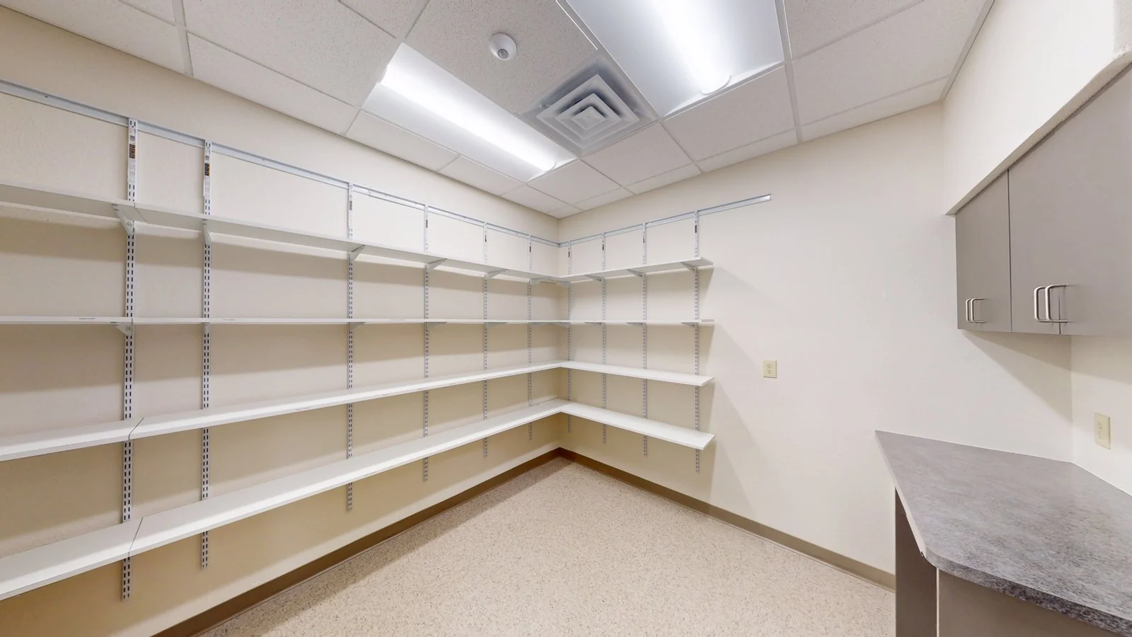 6316 & 6320 N. Navarro St — Lease in Victoria, TX, photo 4 of 8