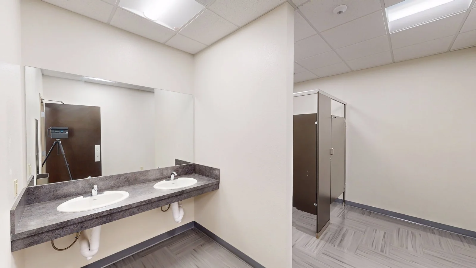 6316 & 6320 N. Navarro St — Lease in Victoria, TX, photo 5 of 8