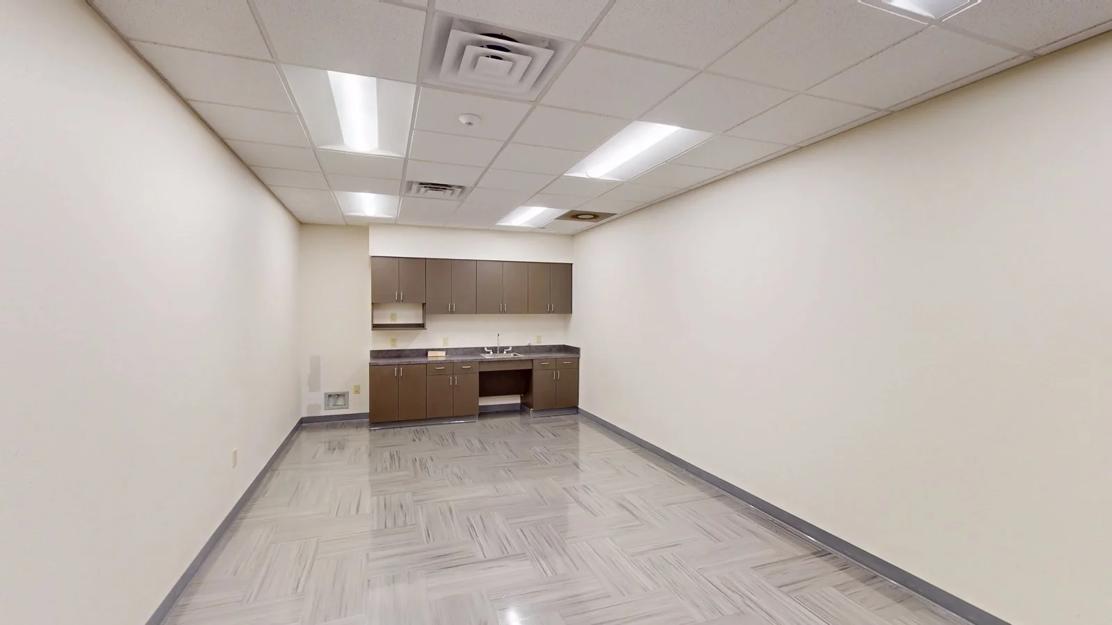 6316 & 6320 N. Navarro St — Lease in Victoria, TX, photo 6 of 8