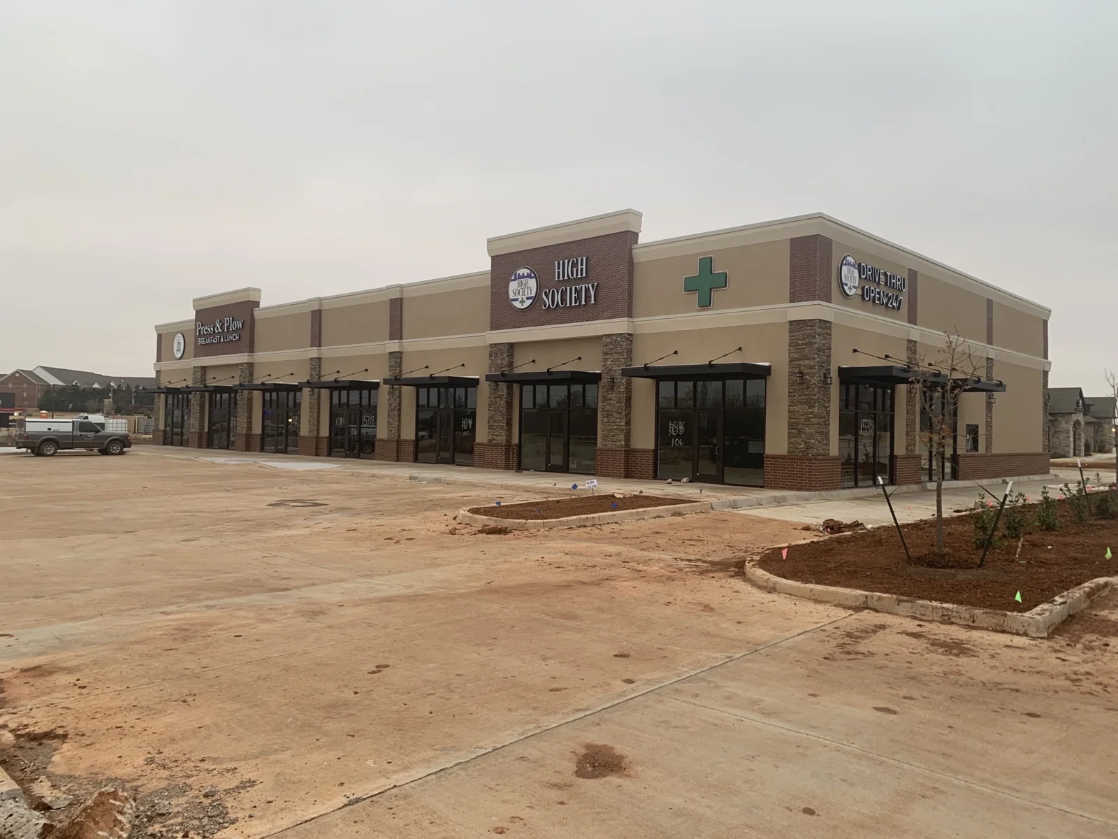 North Penn Retail Center — Lease in Edmond, OK, photo 1 of 4