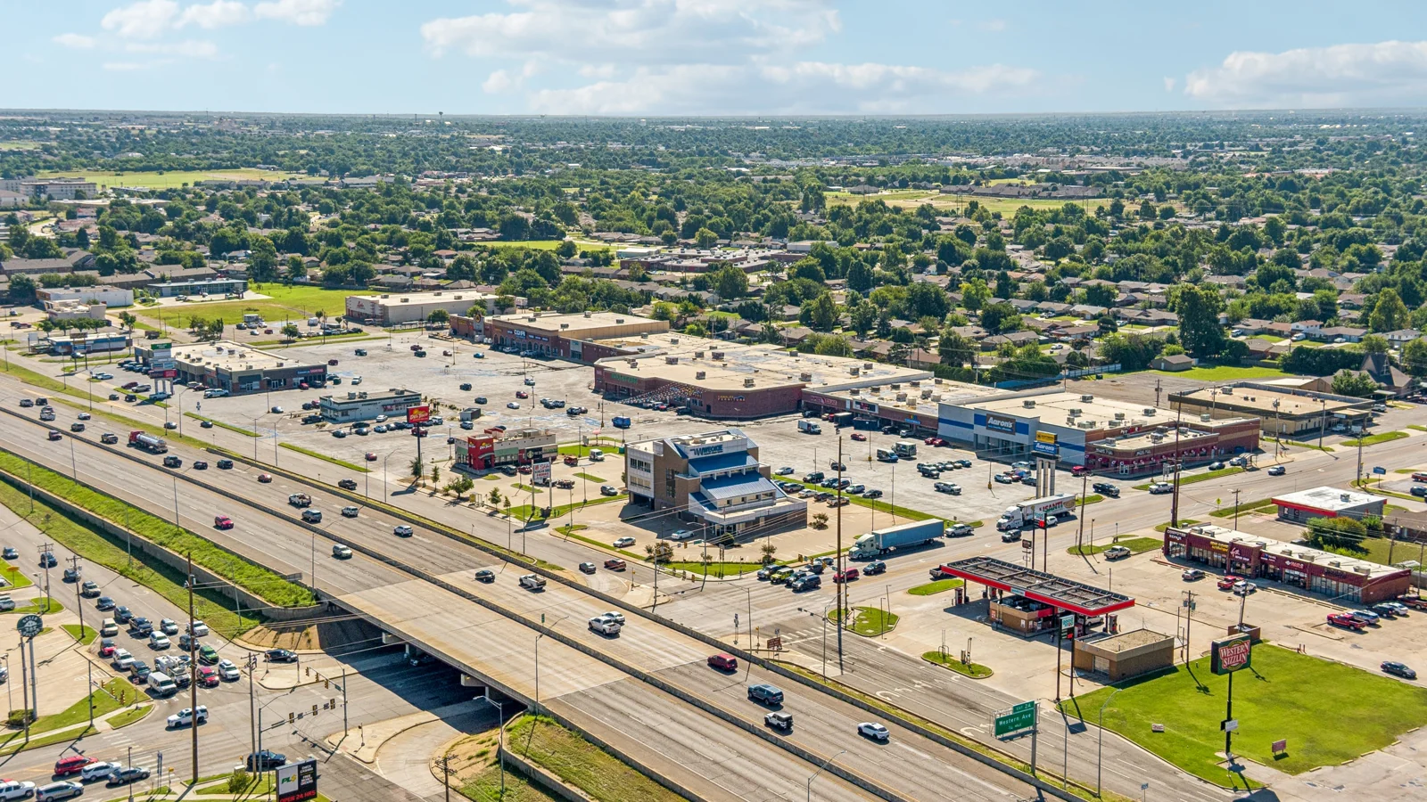 OKC Southern Hills Shopping Center — Lease in Oklahoma City, OK, photo 2 of 8