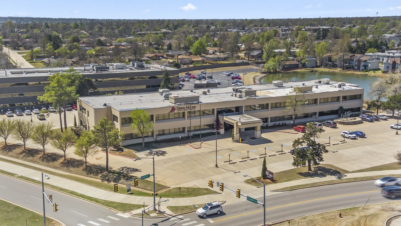 Parkway Medical Building — Lease in Oklahoma City, OK, photo 1 of 8