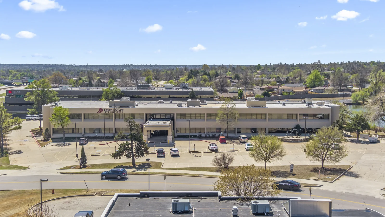 Parkway Medical Building — Lease in Oklahoma City, OK, photo 2 of 8