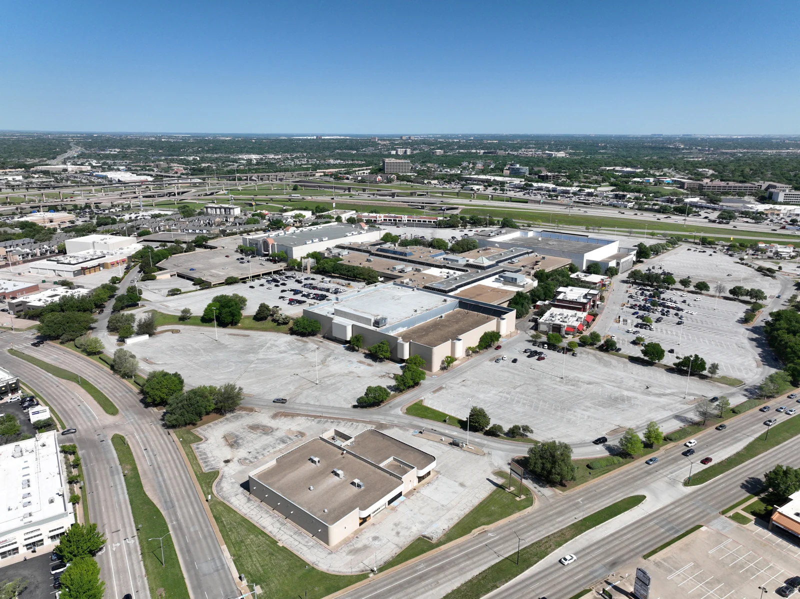 Hulen Mall — Lease in Fort Worth, TX, photo 2 of 4