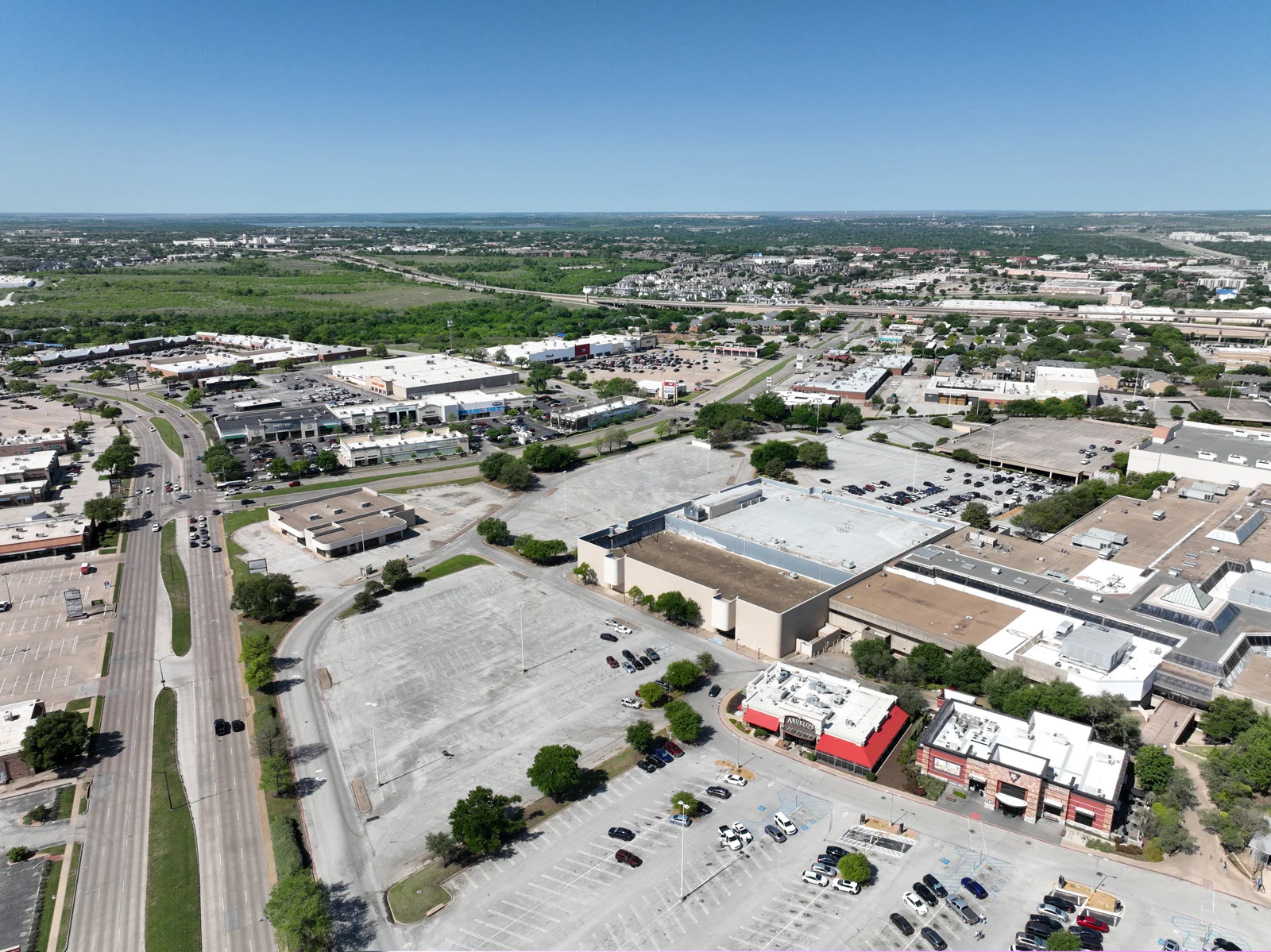 Hulen Mall — Lease in Fort Worth, TX, photo 3 of 4