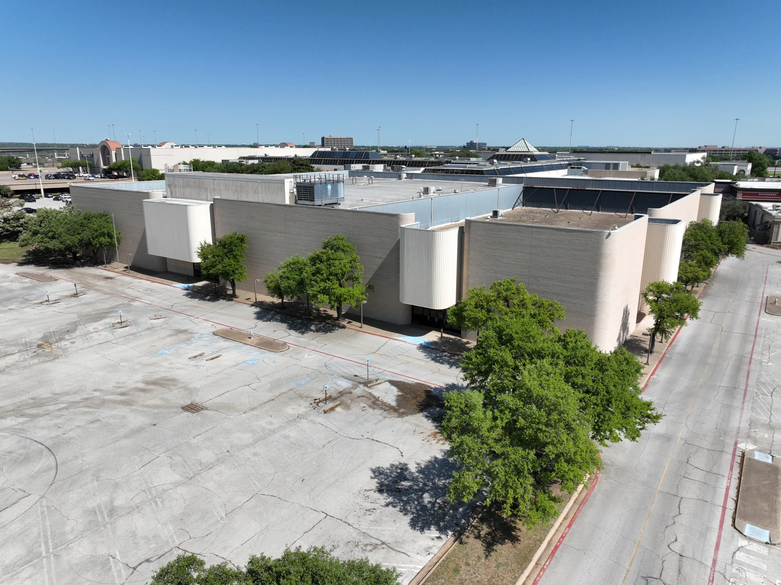 Hulen Mall — Lease in Fort Worth, TX, photo 4 of 4