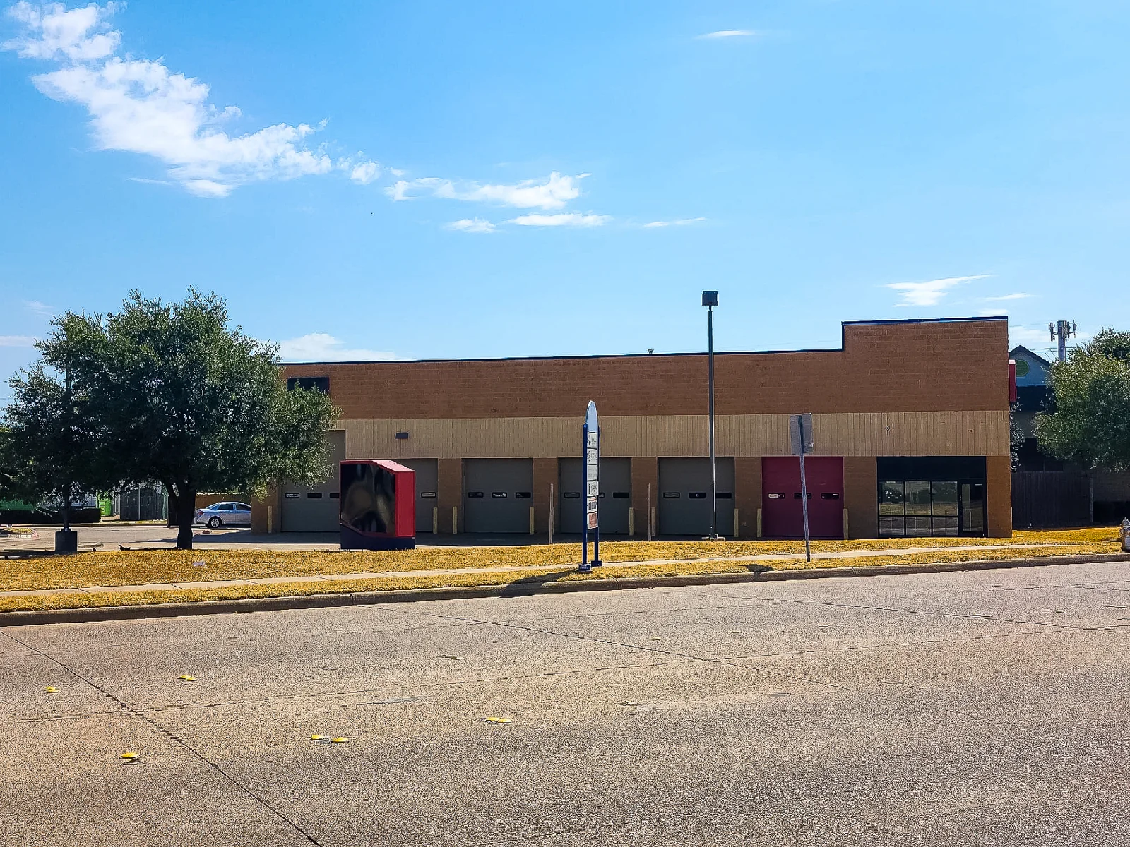 Former Pep Boys — Lease in Fort Worth, TX, photo 2 of 4