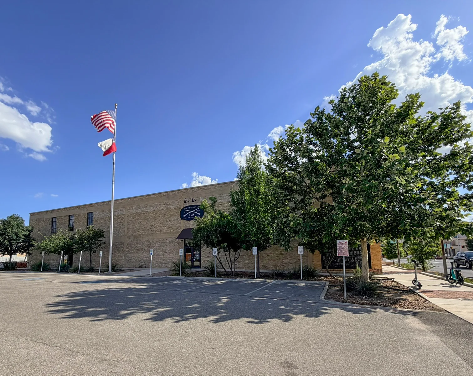 Office in San Antonio, TX — Lease in San Antonio, TX, photo 1 of 3