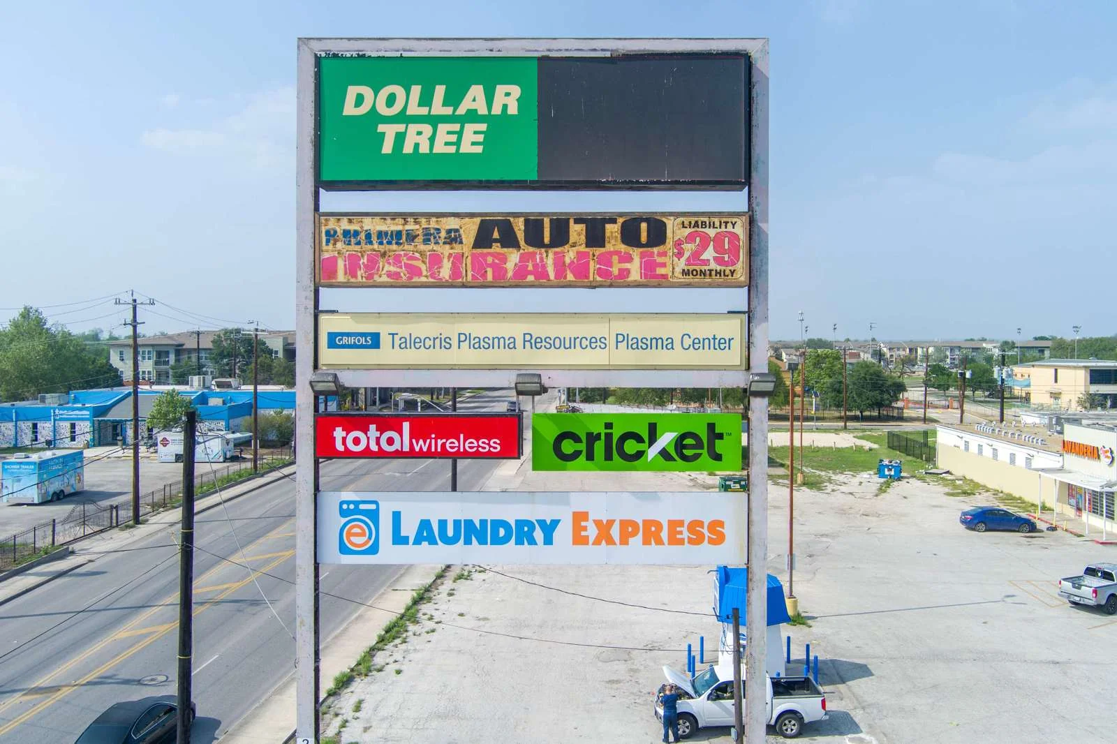 Empire Plaza — Lease in San Antonio, TX, photo 4 of 5
