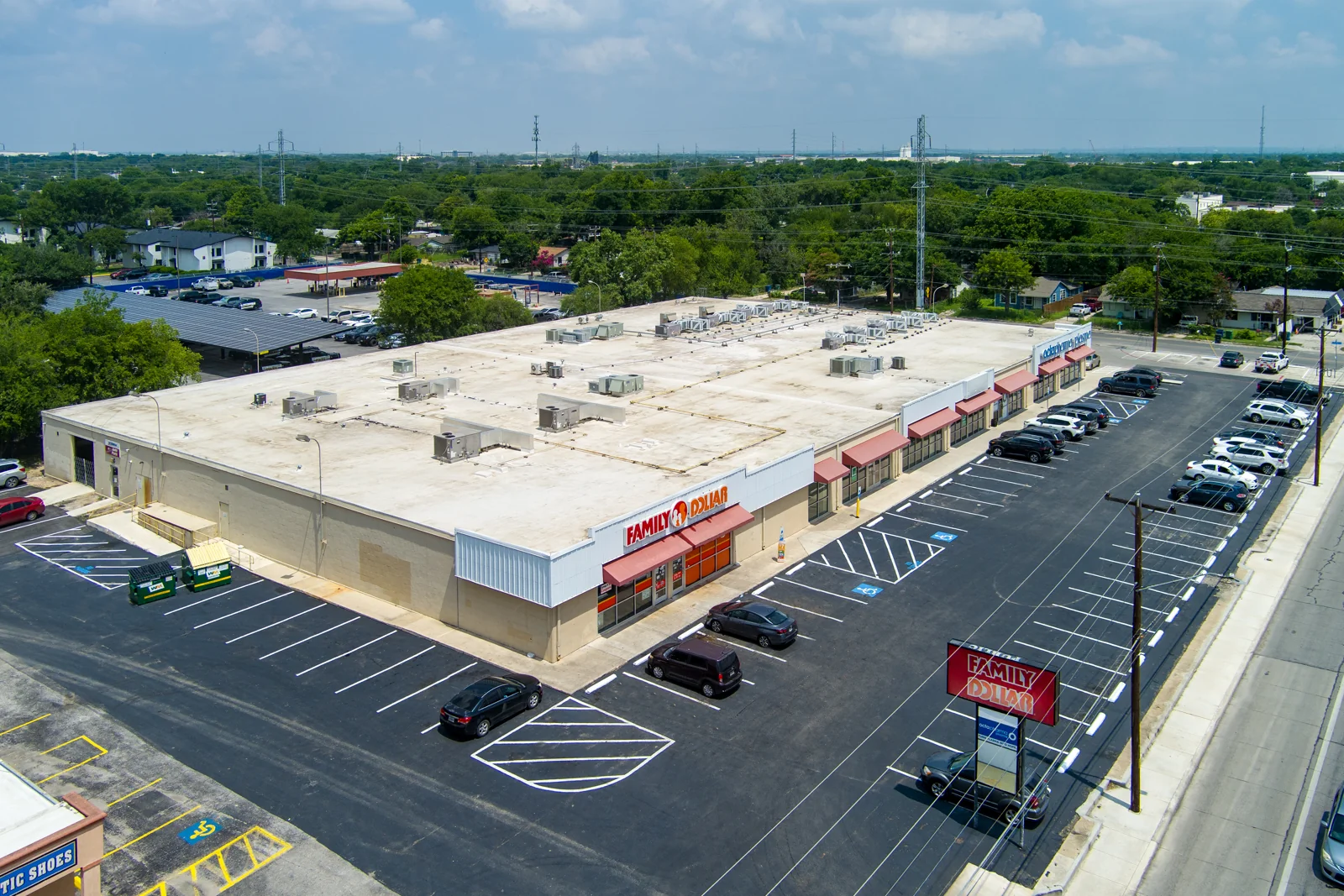 Zarzamora Crossing — Lease in San Antonio, TX, photo 2 of 3