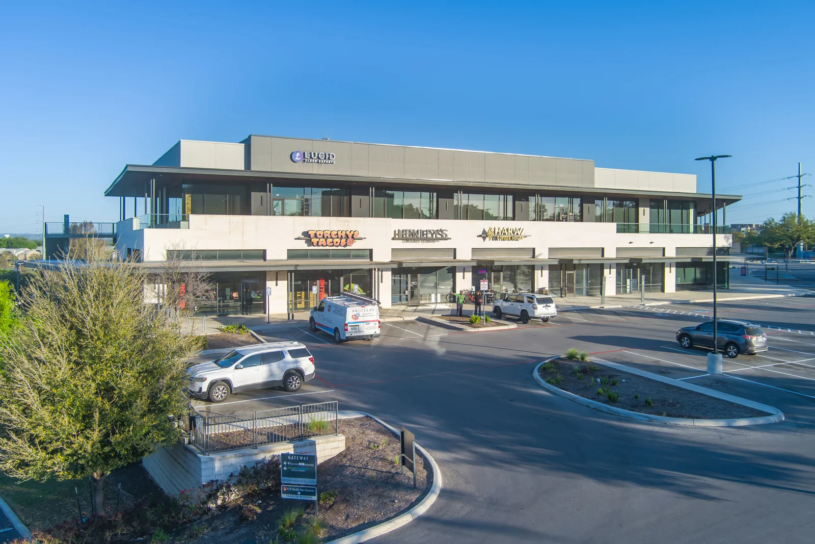 Gateway Medical Center — Lease in San Antonio, TX, photo 1 of 6