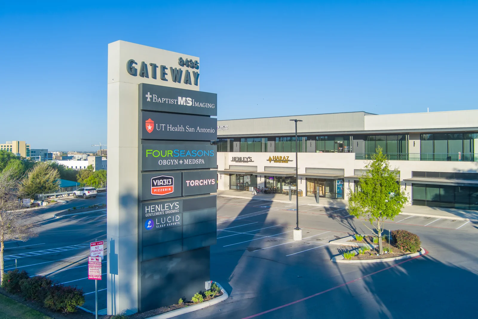 Gateway Medical Center — Lease in San Antonio, TX, photo 2 of 6