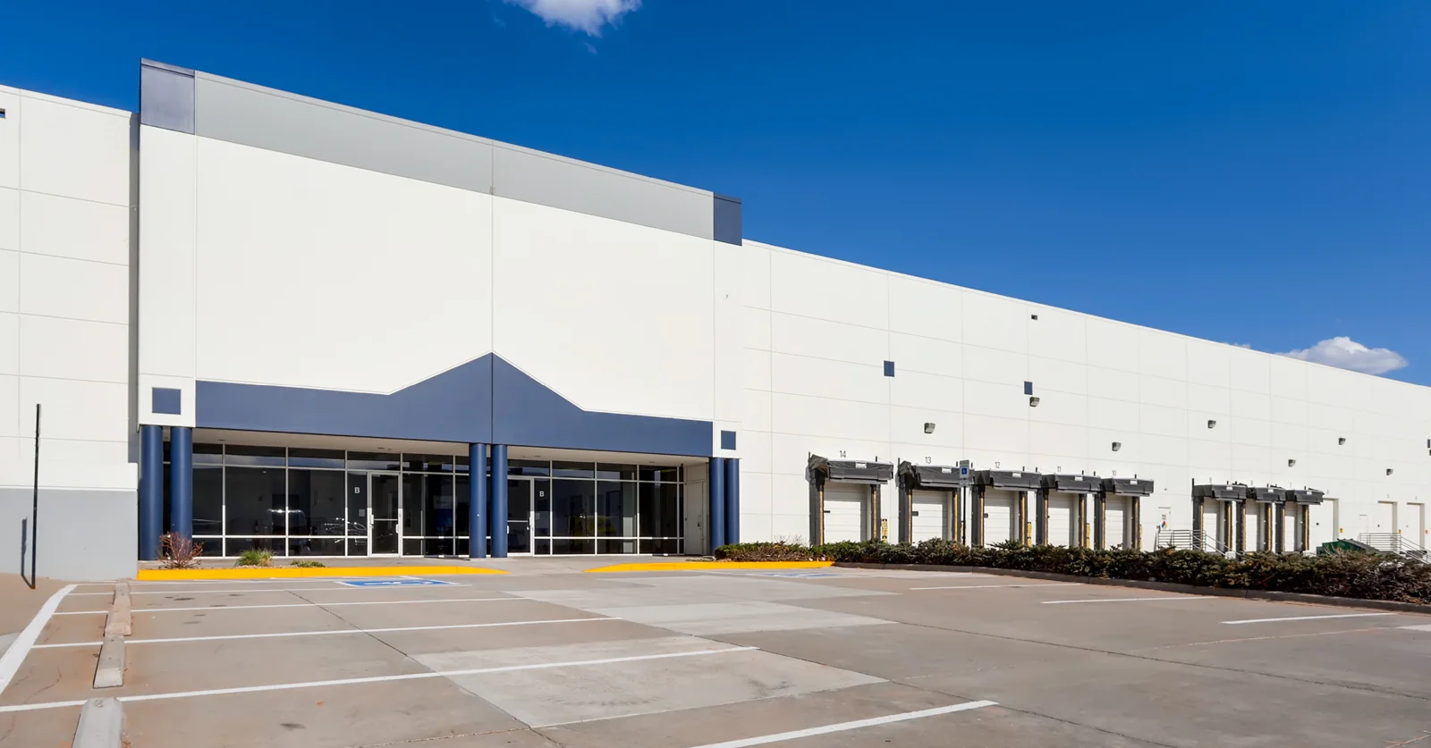 Airport Distribution Center Building 3, Unit B — Lease in Aurora, CO, photo 1 of 1