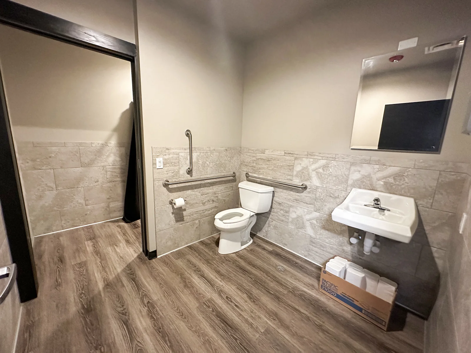 959 E 11th St. — Lease in Loveland, CO, photo 5 of 7