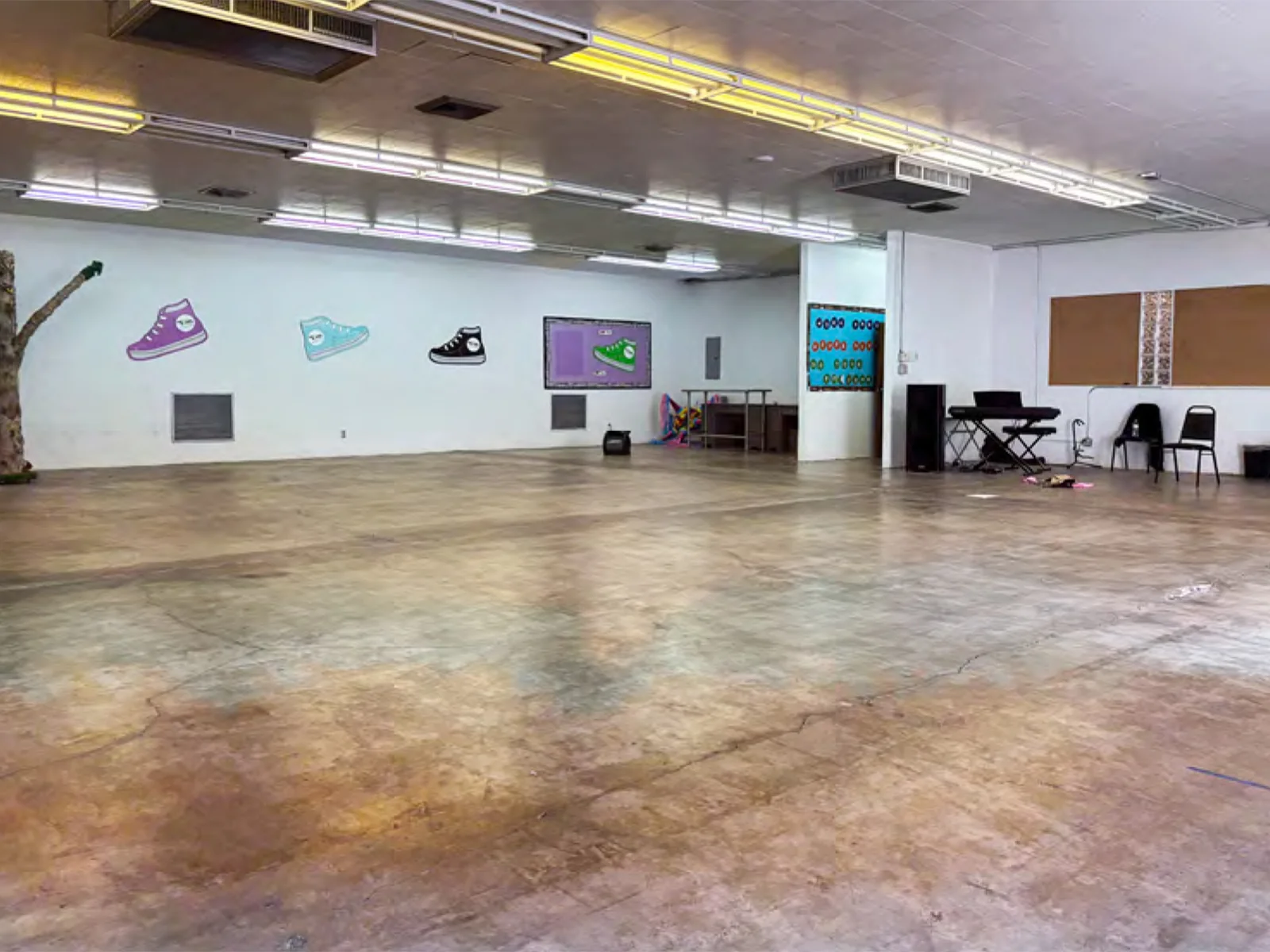 Central El Paso Office/Warehouse — Sale in El Paso, TX, photo 5 of 8