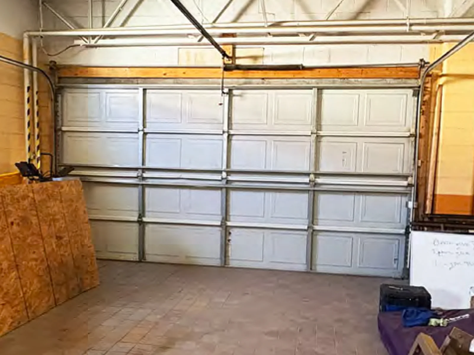 Central El Paso Office/Warehouse — Sale in El Paso, TX, photo 7 of 8