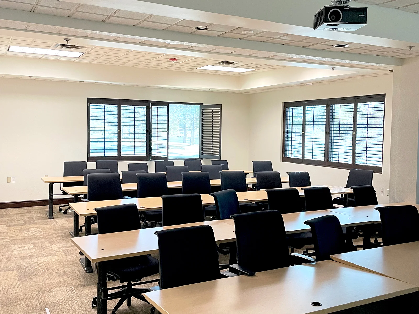 Northwest Corporate Center - Call Center Building — Lease in El Paso, TX, photo 4 of 6