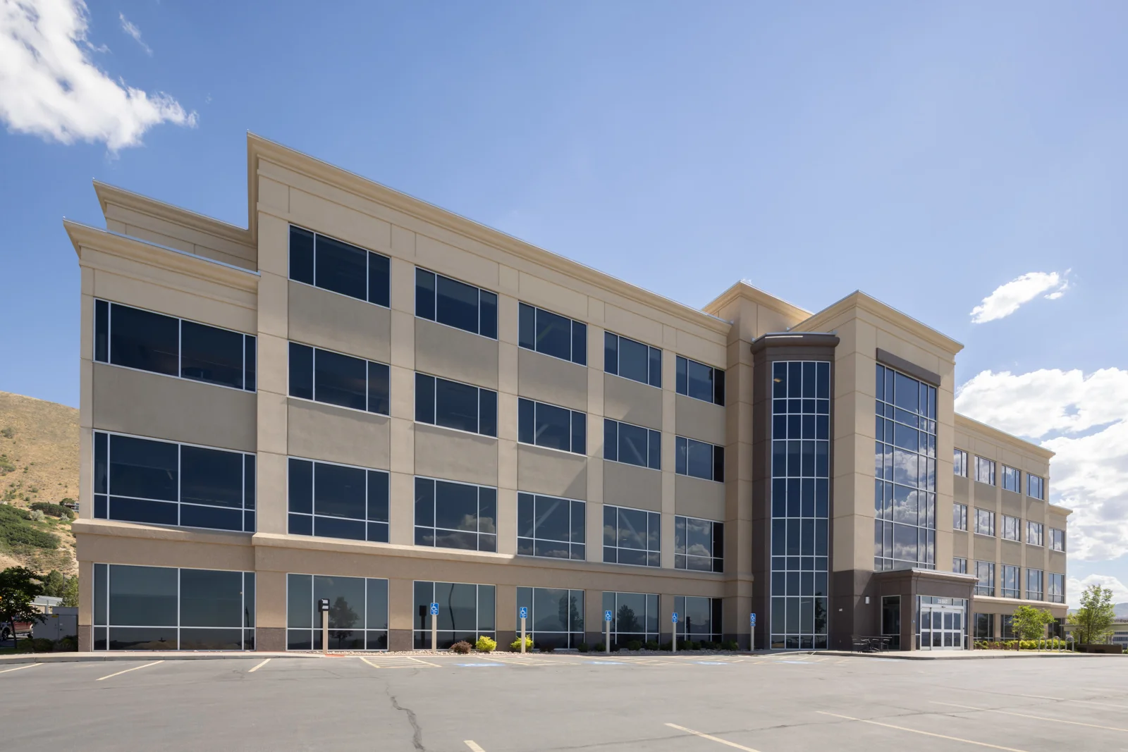 The Pointe VI — Lease in Draper, UT, photo 1 of 3