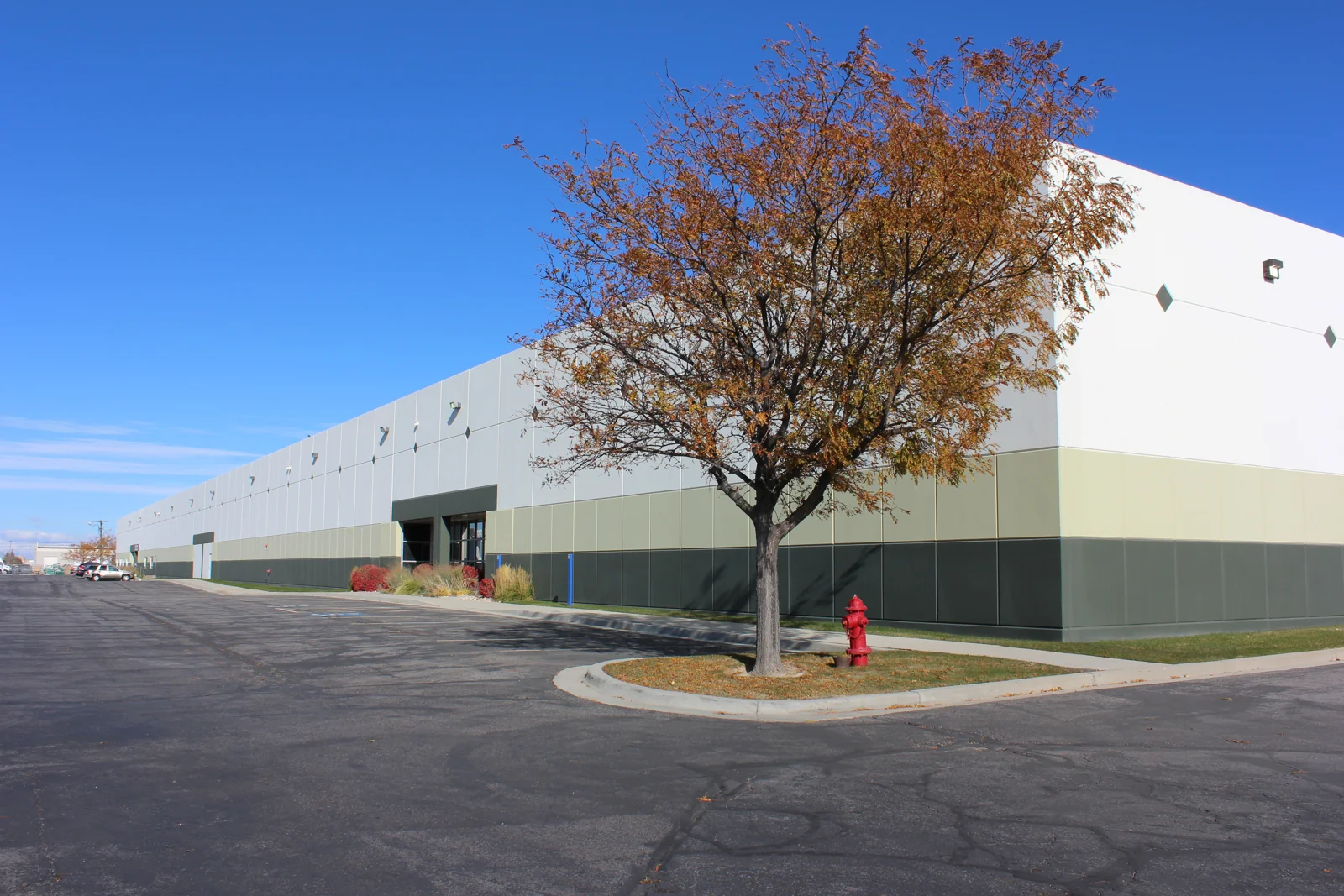 Westlakes Business Center, Bldg 1 — Lease in West Valley City, UT, photo 1 of 4