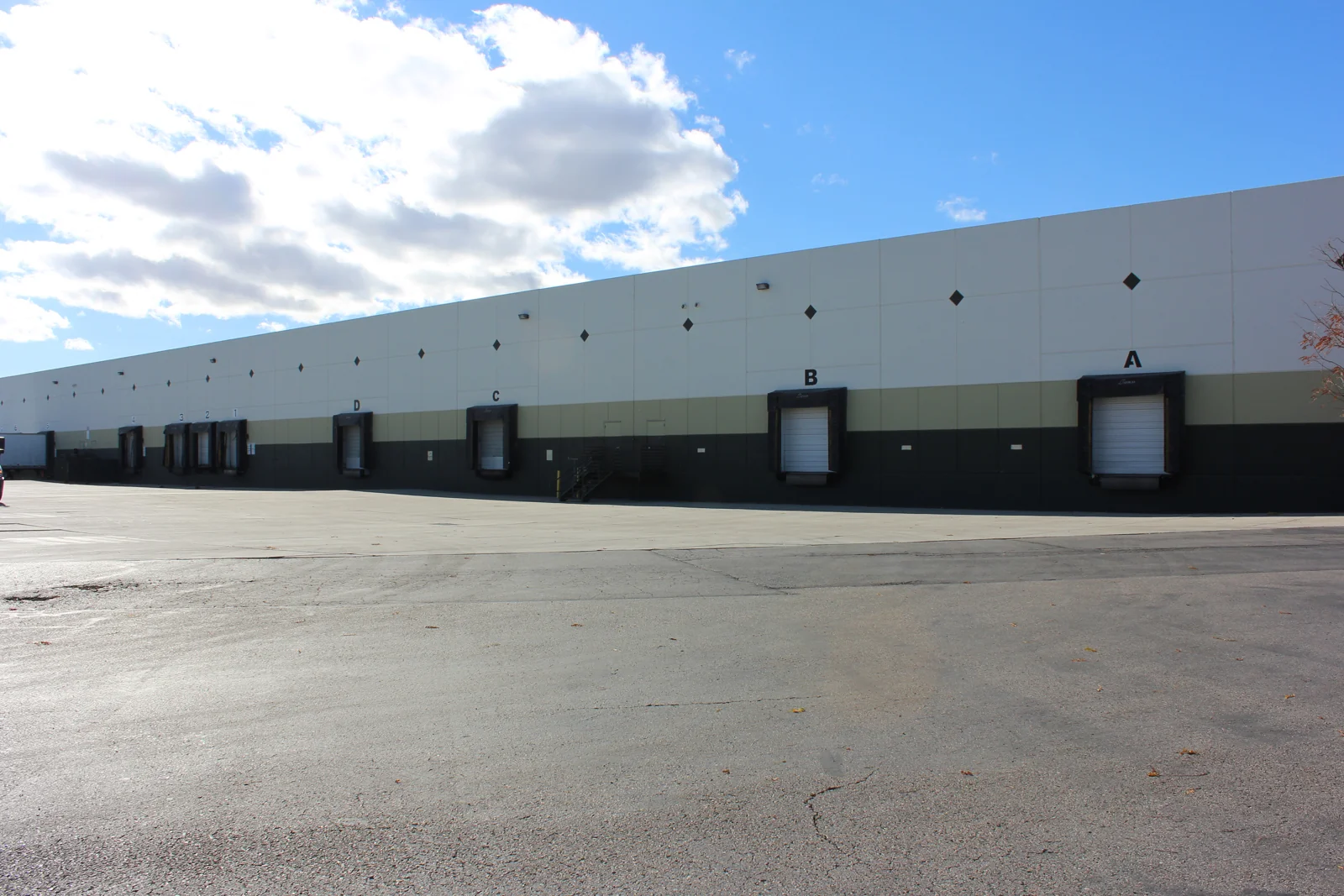 Westlakes Business Center, Bldg 1 — Lease in West Valley City, UT, photo 3 of 4