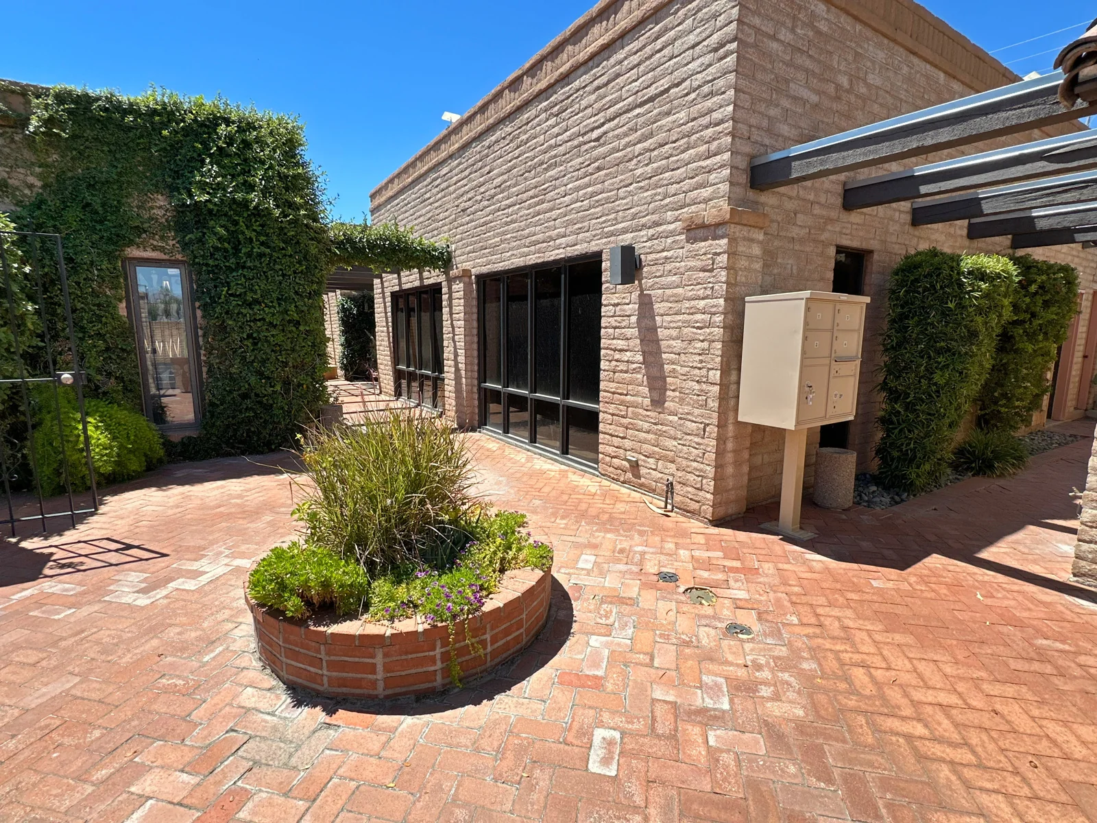 2055 N Kolb Rd — Lease in Tucson, AZ, photo 3 of 4