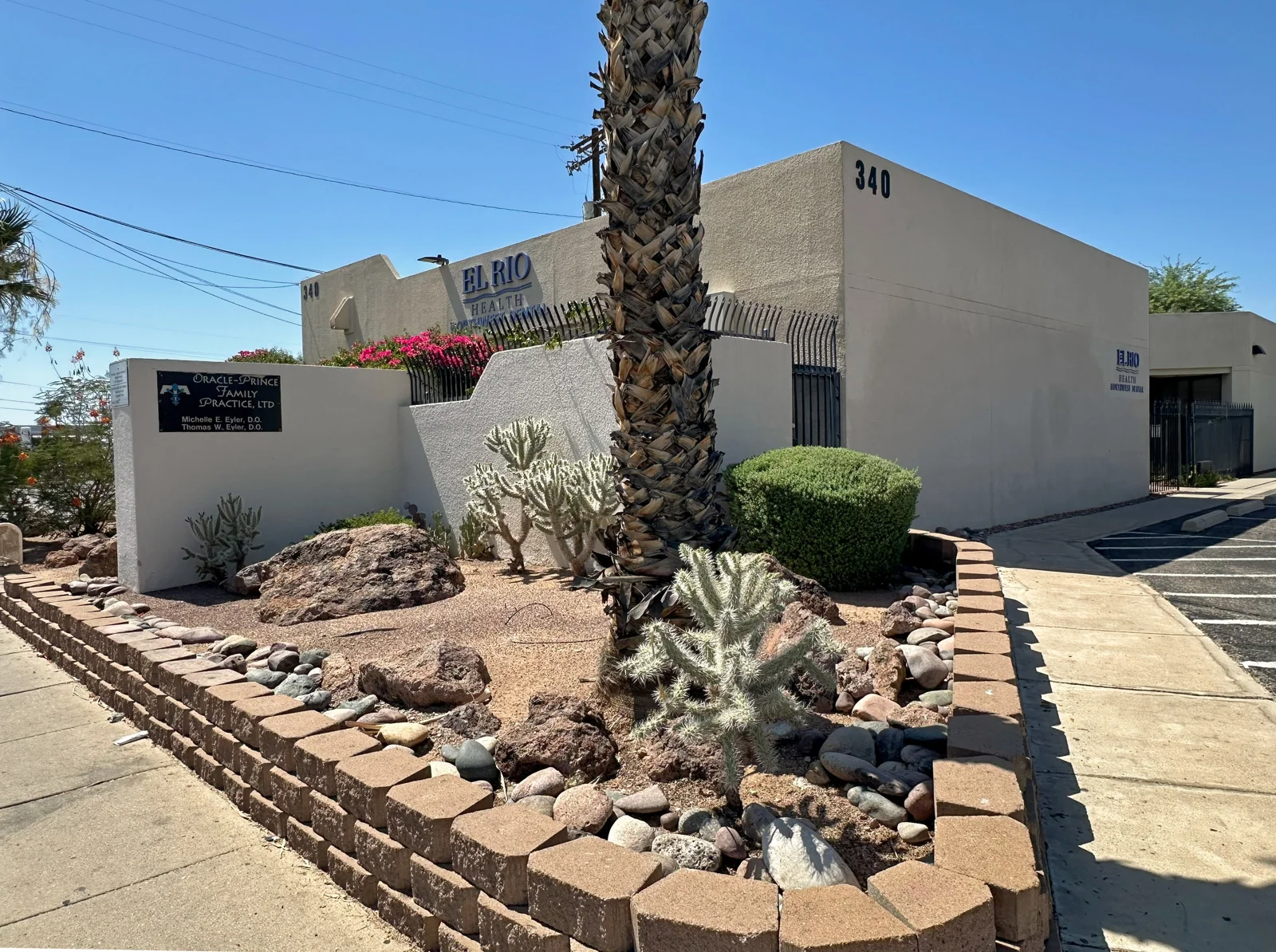 340 W Prince Rd — Lease in Tucson, AZ, photo 1 of 1