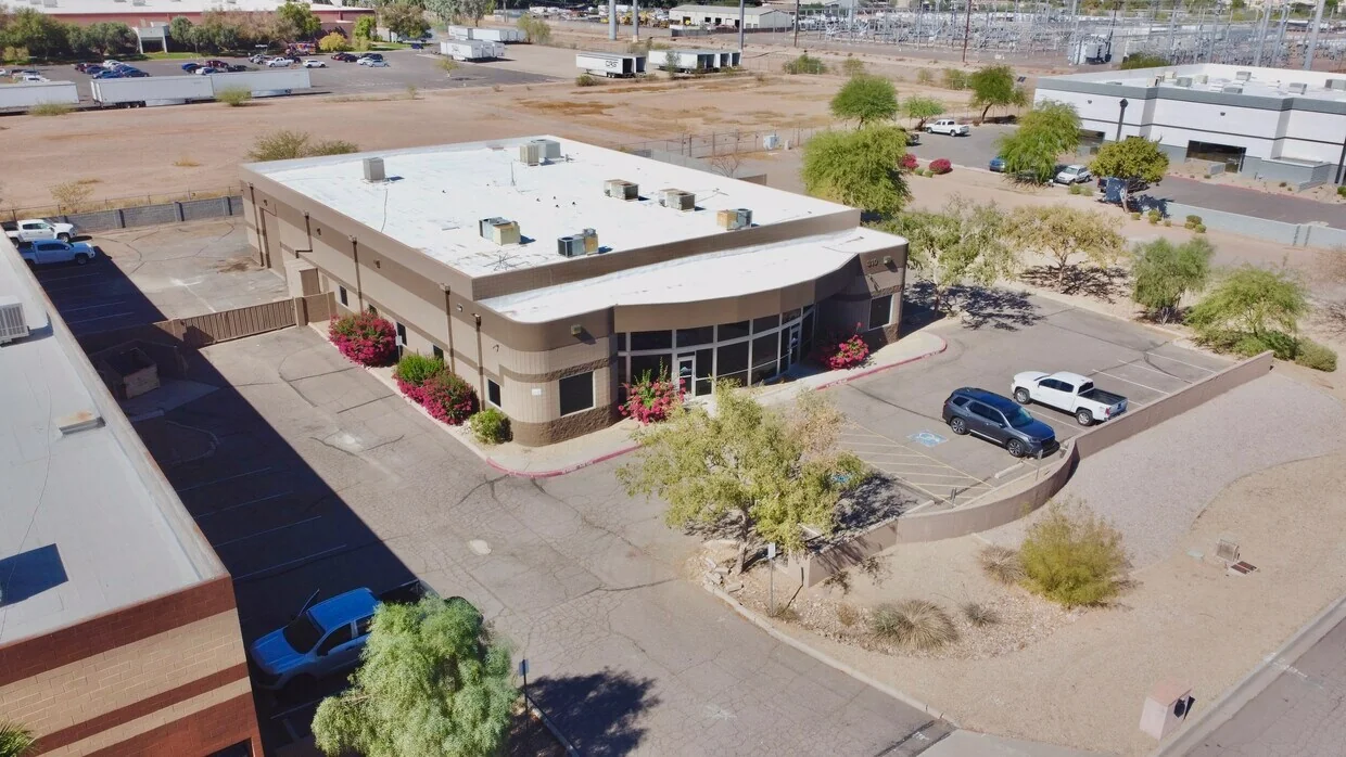 Industrial in Gilbert, AZ — Lease in Gilbert, AZ, photo 1 of 8
