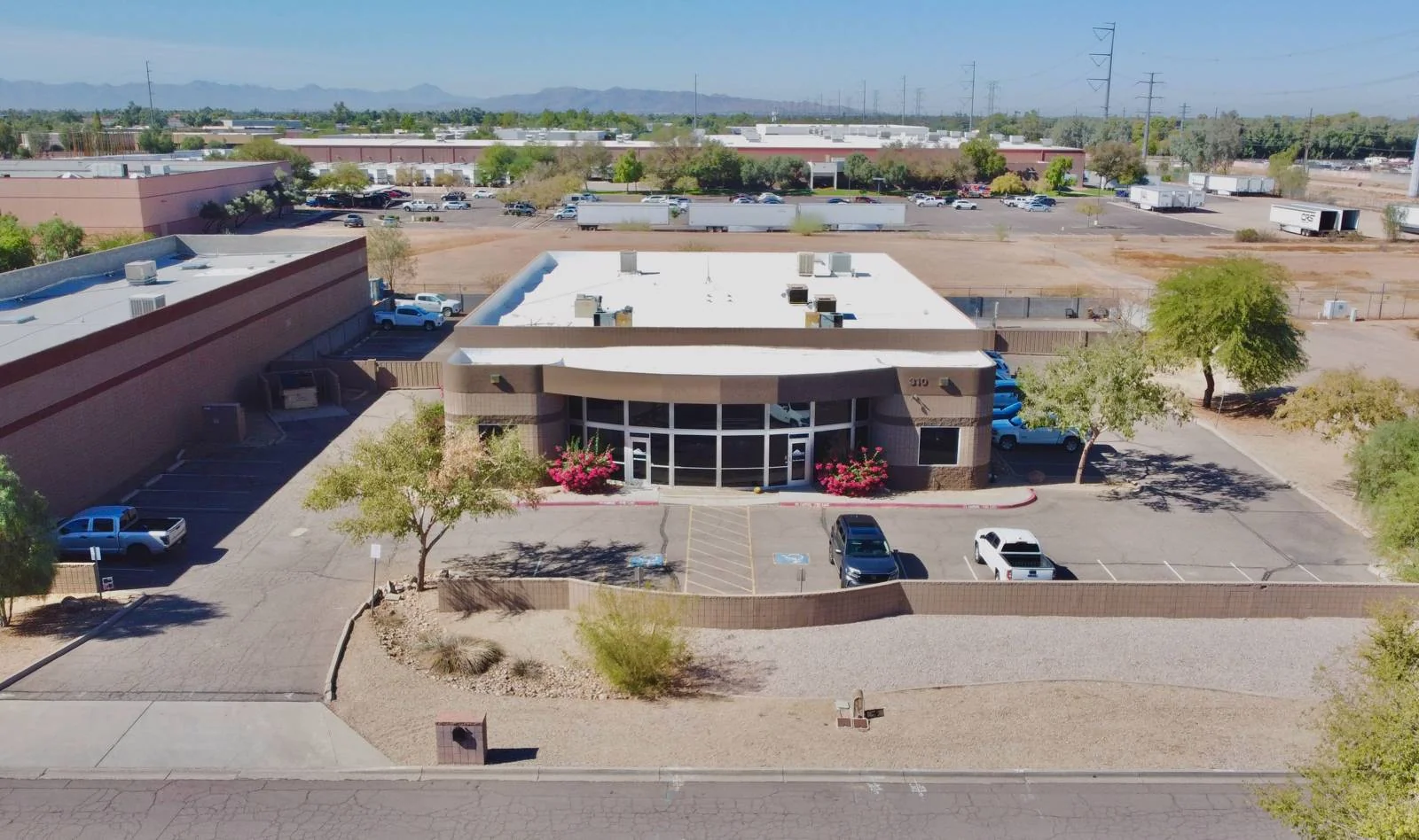 Industrial in Gilbert, AZ — Lease in Gilbert, AZ, photo 3 of 8