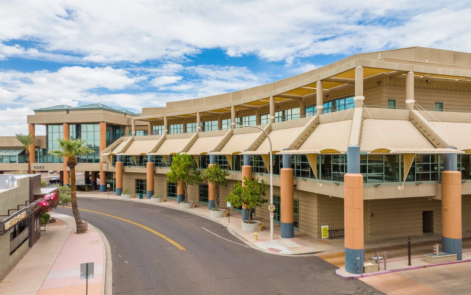 Galleria — Lease in Scottsdale, AZ, photo 1 of 8