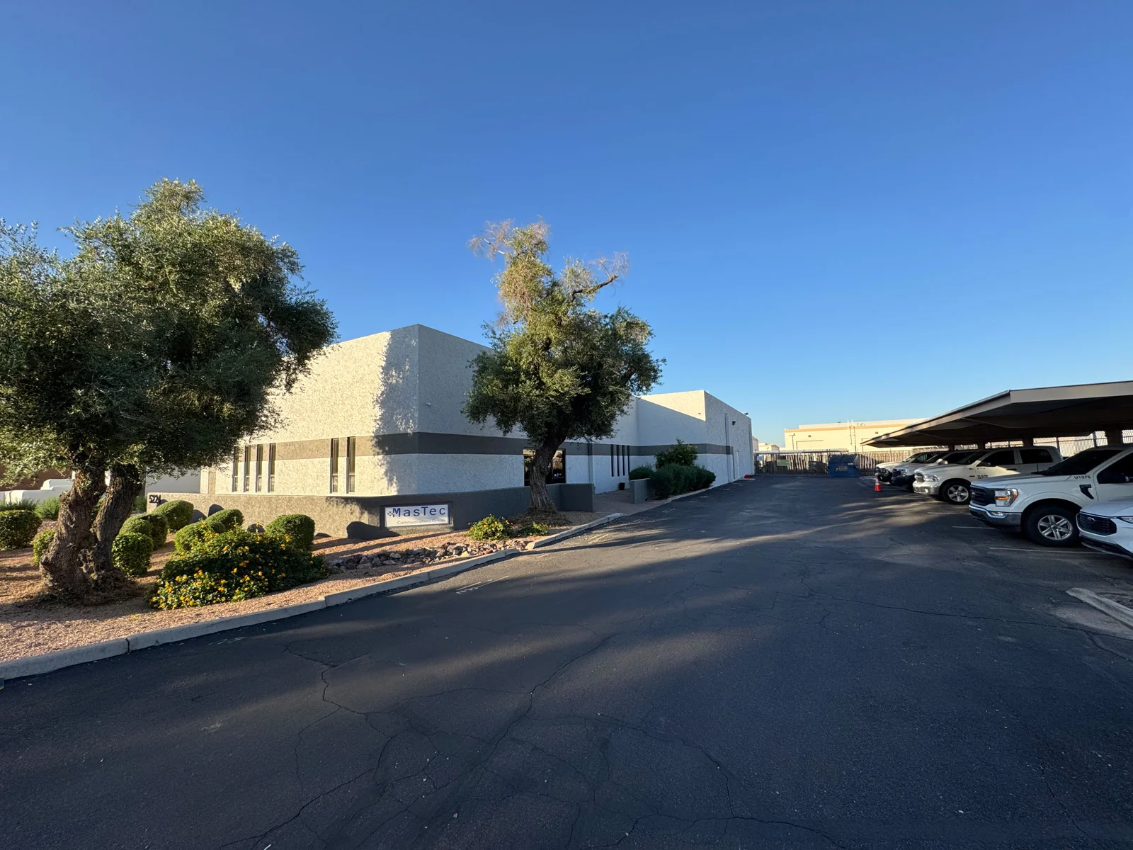 Industrial in Phoenix, AZ — Lease in Phoenix, AZ, photo 1 of 5