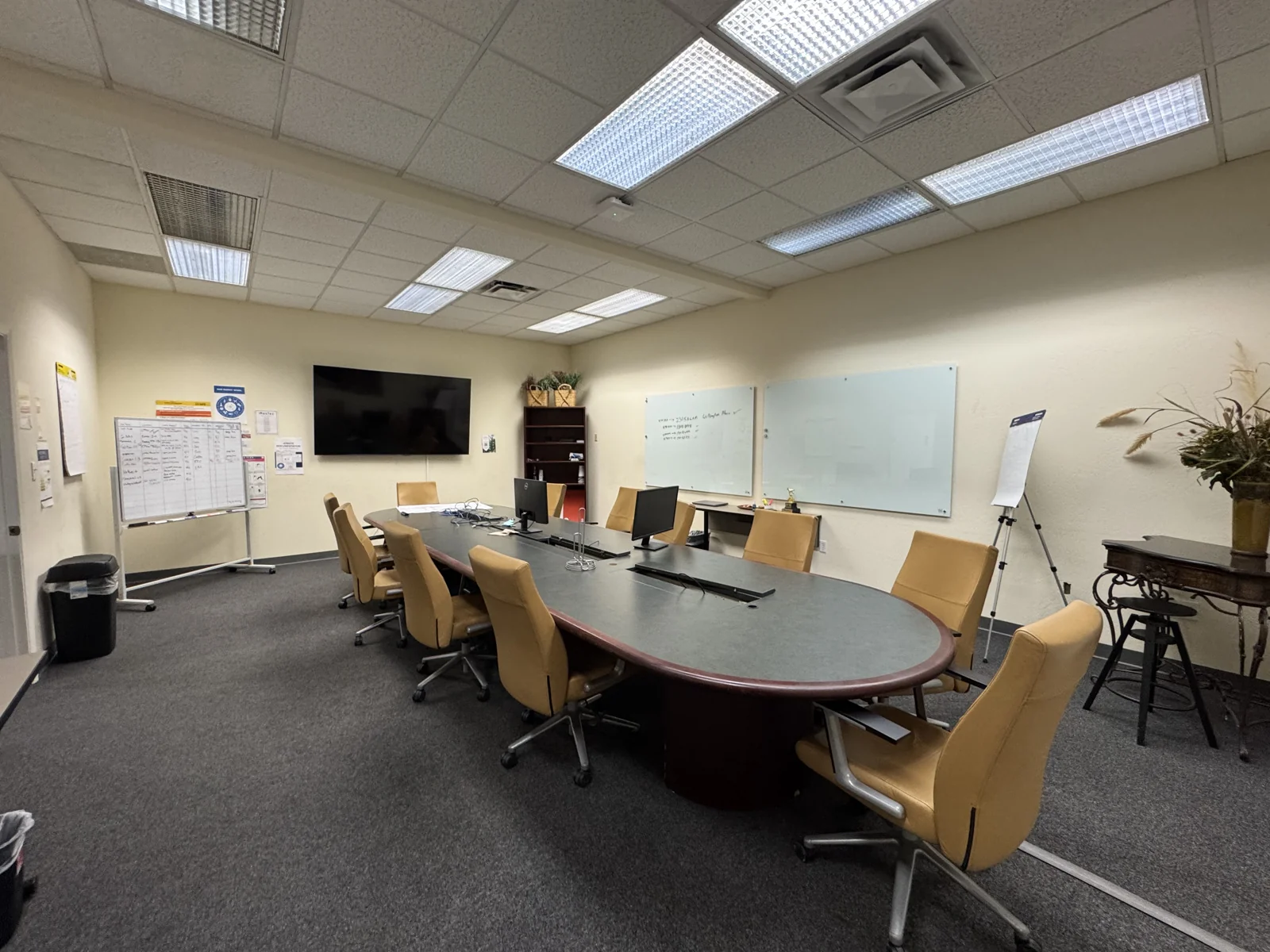 Industrial in Phoenix, AZ — Lease in Phoenix, AZ, photo 2 of 5