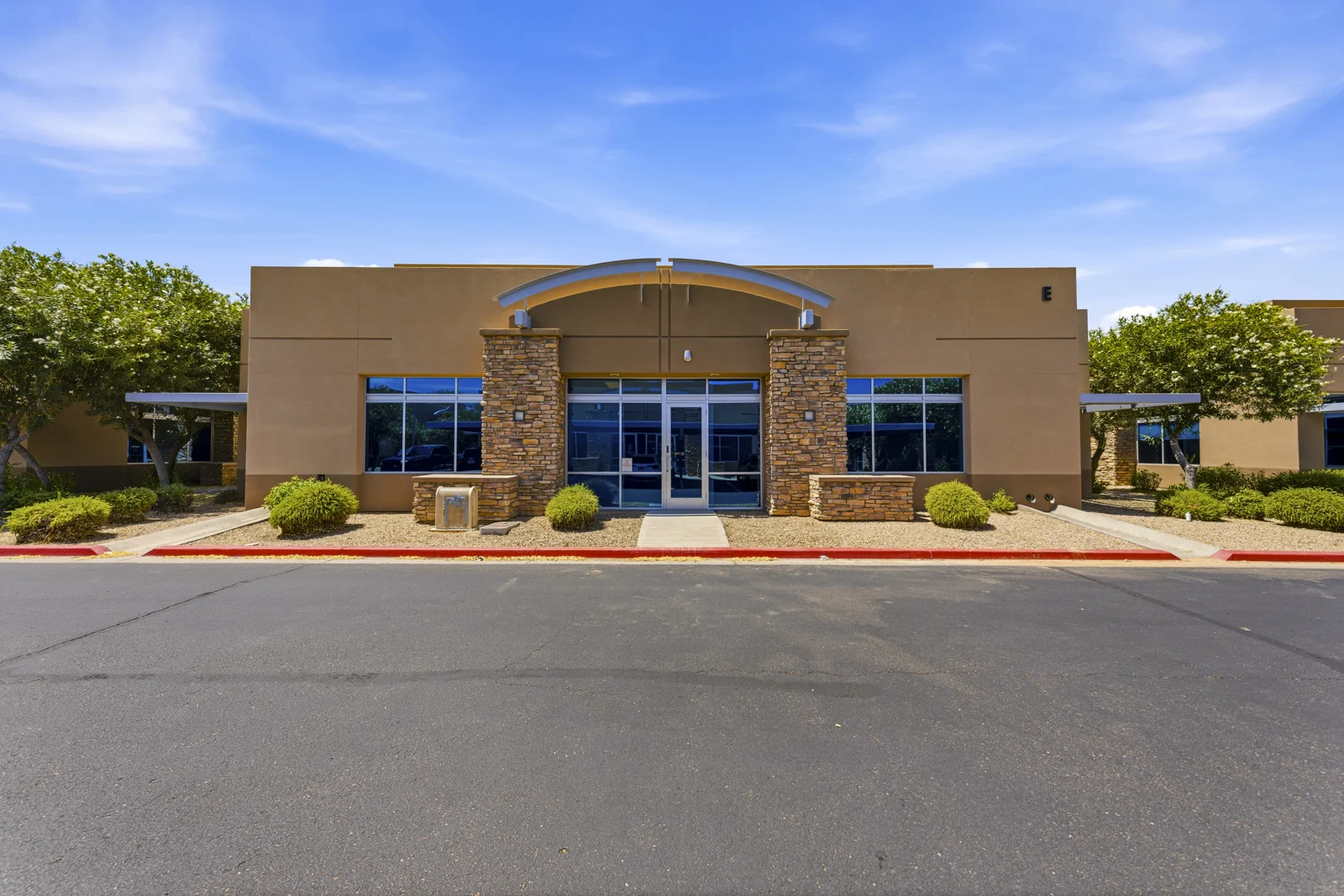 Desert Harbor Professional Plaza — Sale in Peoria, AZ, photo 1 of 6