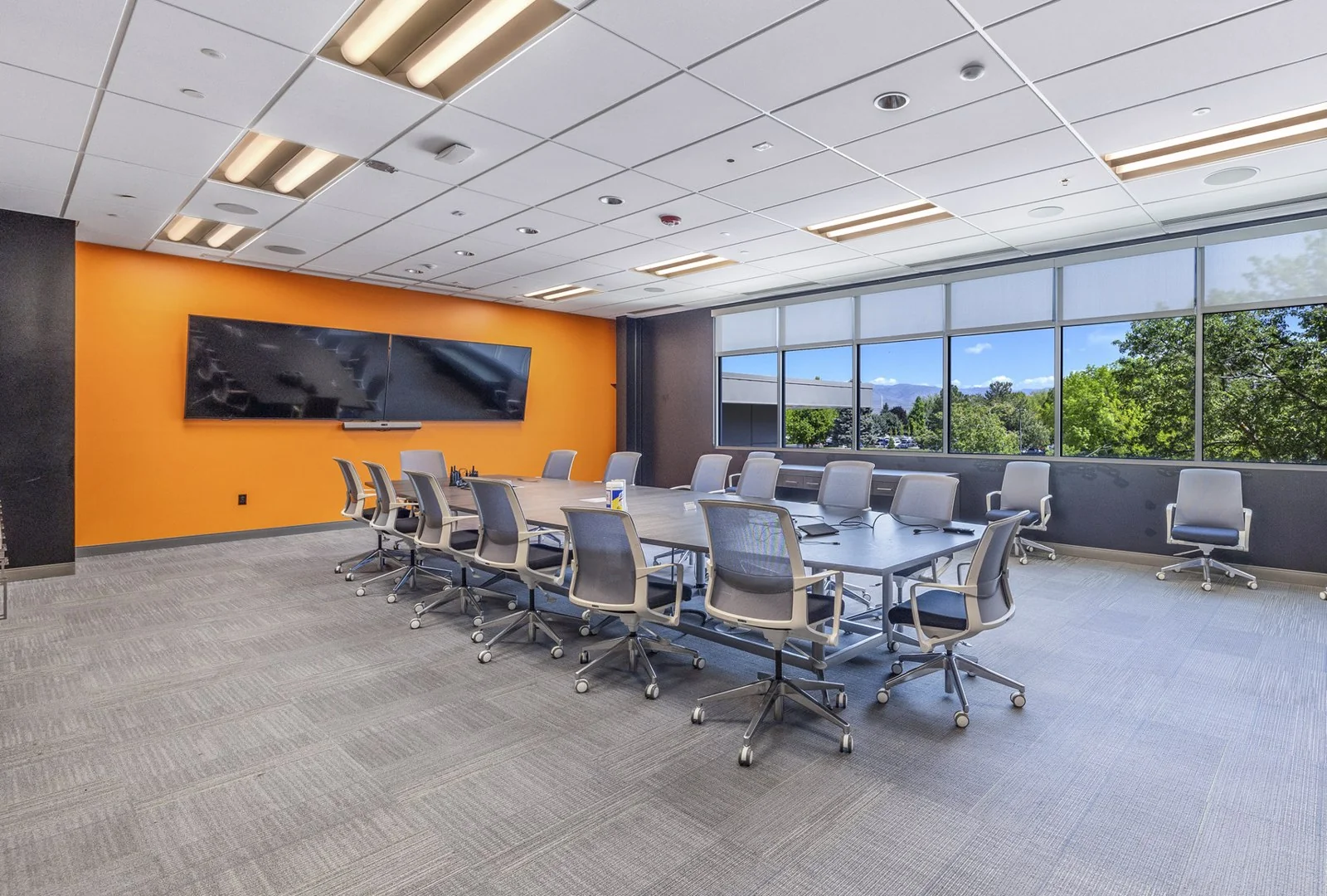 ±54,000 SF Office for Sublease — Lease in Boise, ID, photo 4 of 8