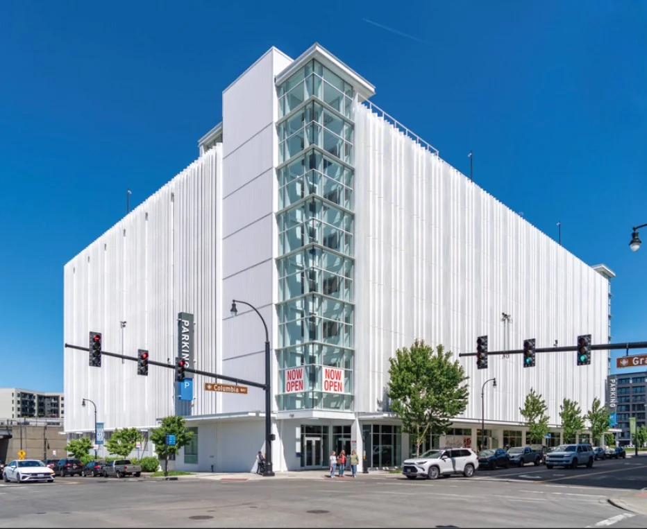 700 W Columbia Way — Lease in Vancouver, WA, photo 1 of 2