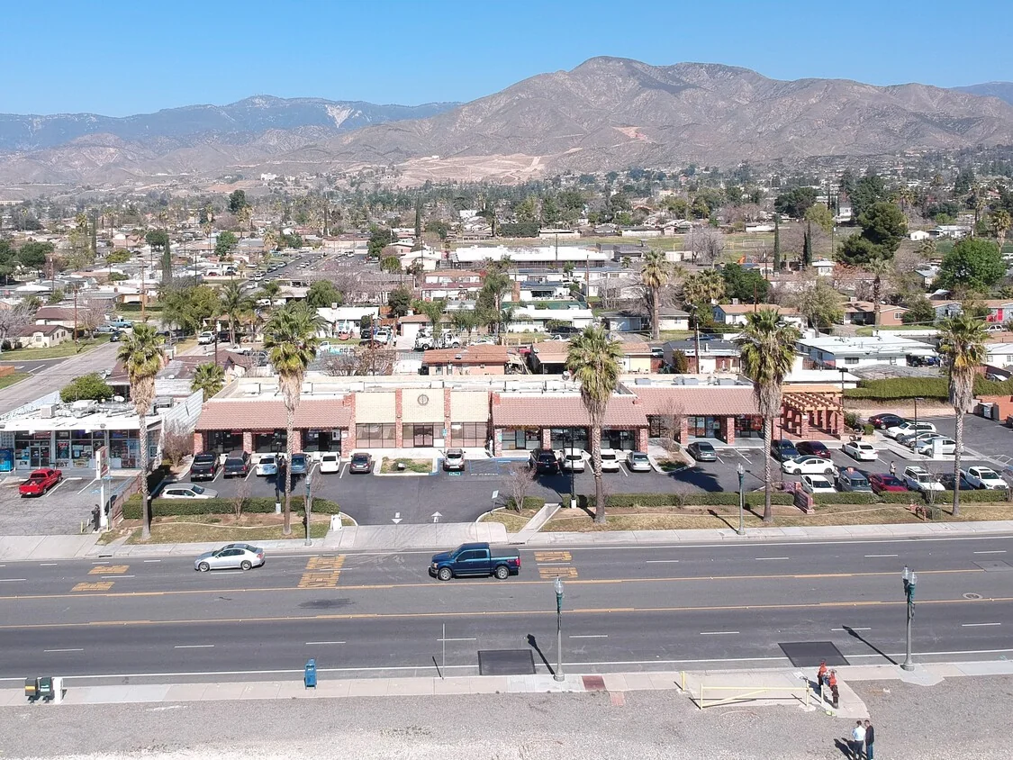 Highland Civic Center Plaza — Lease in Highland, CA, photo 1 of 1