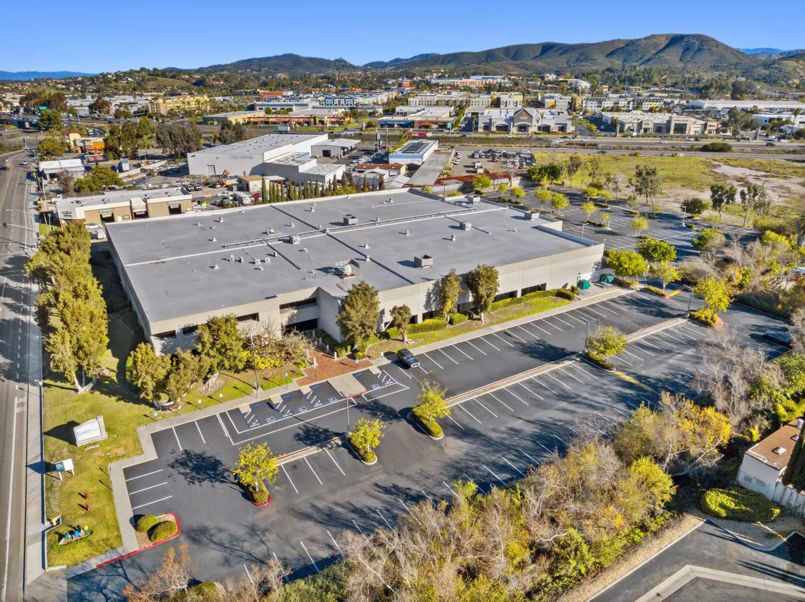 Retail in San Marcos, CA — Lease in San Marcos, CA, photo 1 of 2