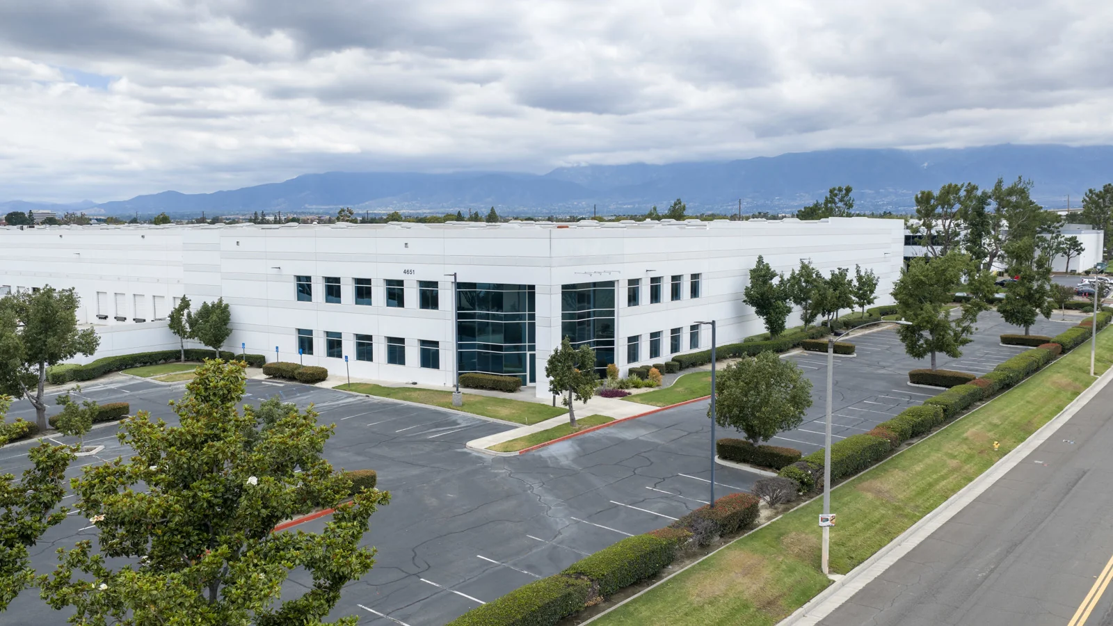 Industrial in Ontario, CA — Lease in Ontario, CA, photo 2 of 8