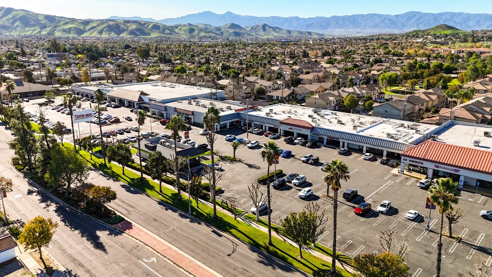 Five Points Plaza — Lease in Riverside, CA, photo 1 of 8