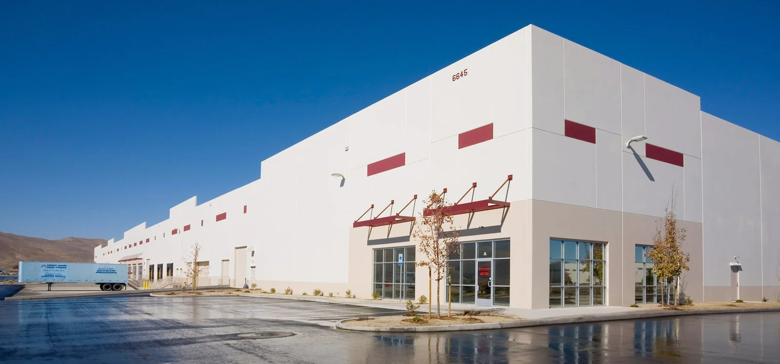 Lear 390 Industrial Center — Lease in Reno, NV, photo 1 of 5
