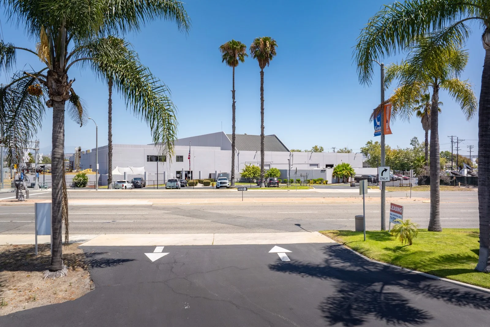 1210 N Tustin Avenue — Lease in Anaheim, CA, photo 1 of 3