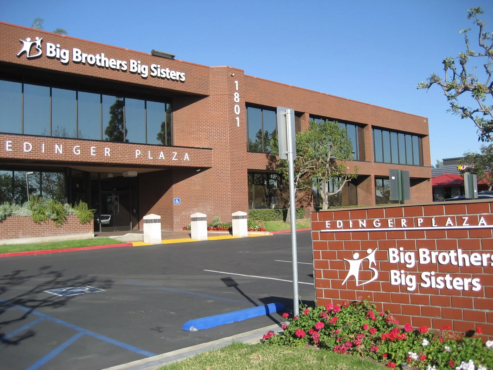 Edinger Plaza — Lease in Santa Ana, CA, photo 1 of 1
