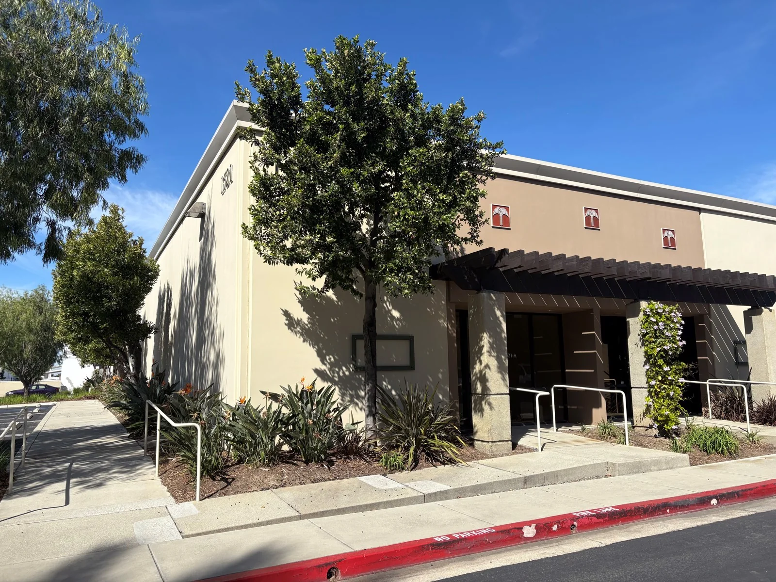La Palmas Business Park — Lease in Santa Ana, CA, photo 1 of 1