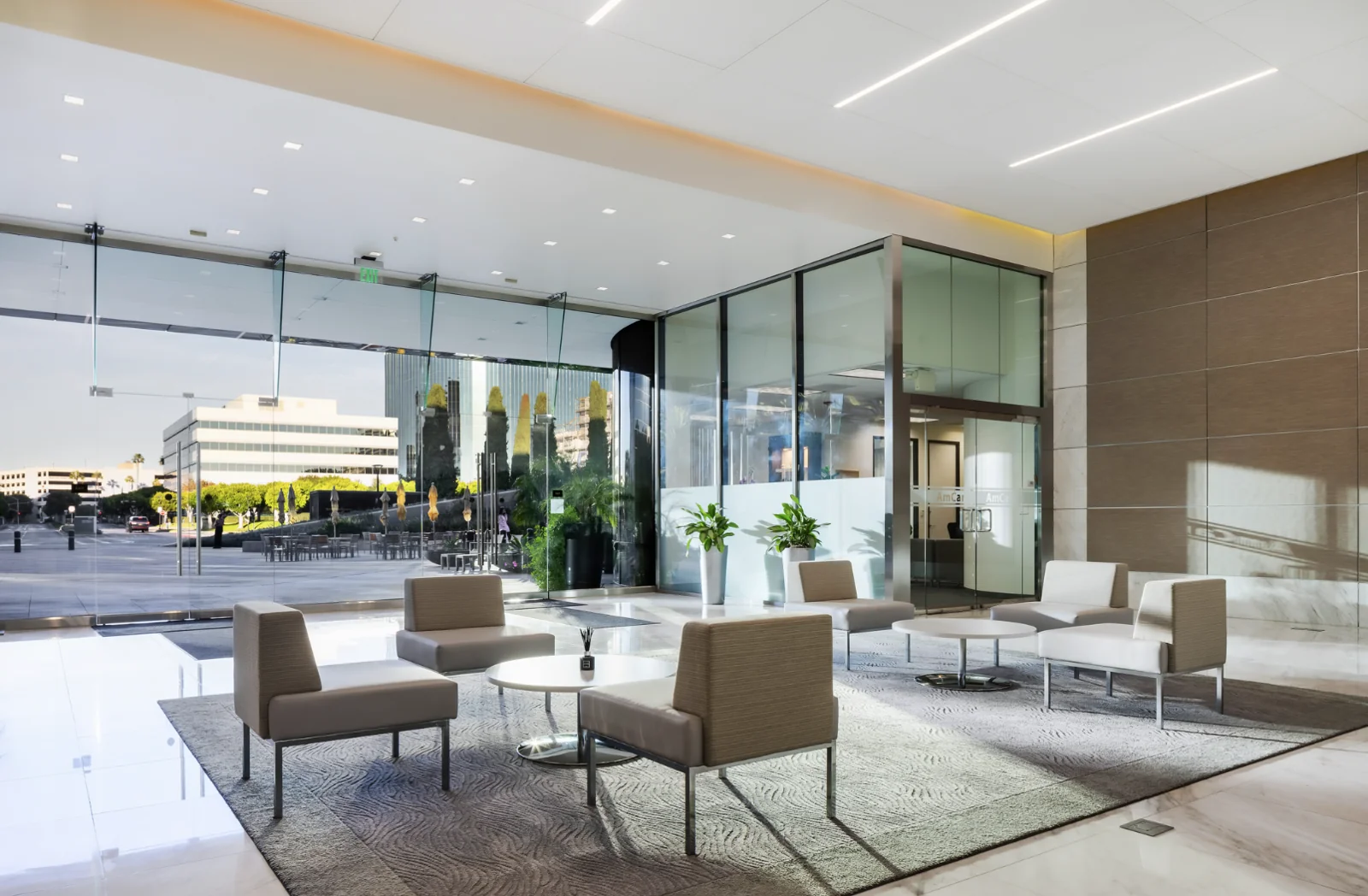 2100 Main — Lease in Irvine, CA, photo 2 of 3