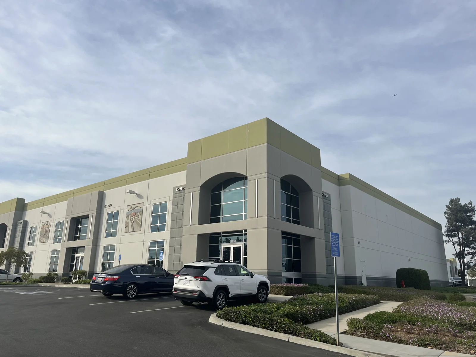 Industrial in Santa Fe Springs, CA — Lease in Santa Fe Springs, CA, photo 4 of 8