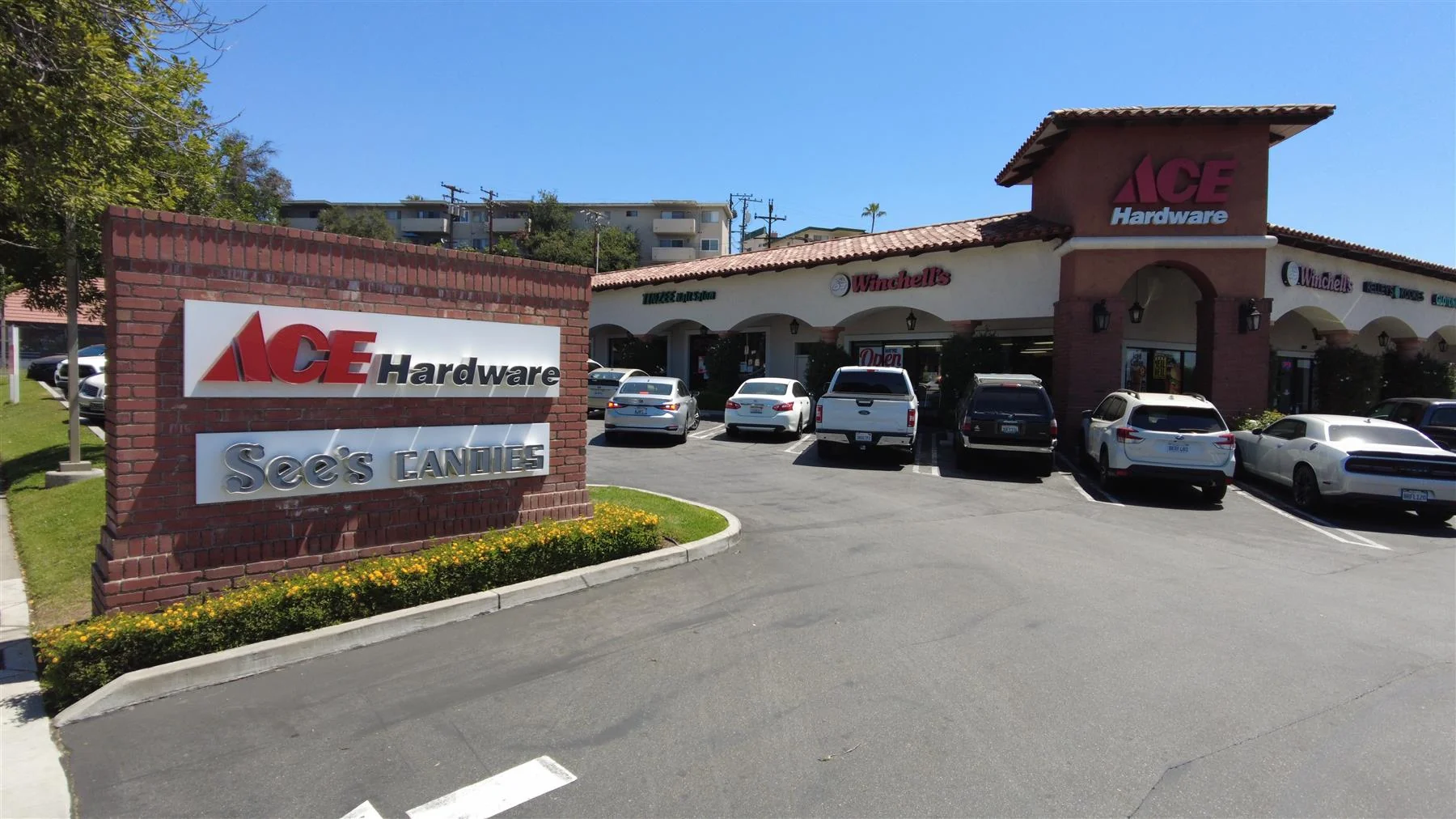 Ace Hardware Plaza — Lease in South Pasadena, CA, photo 2 of 5