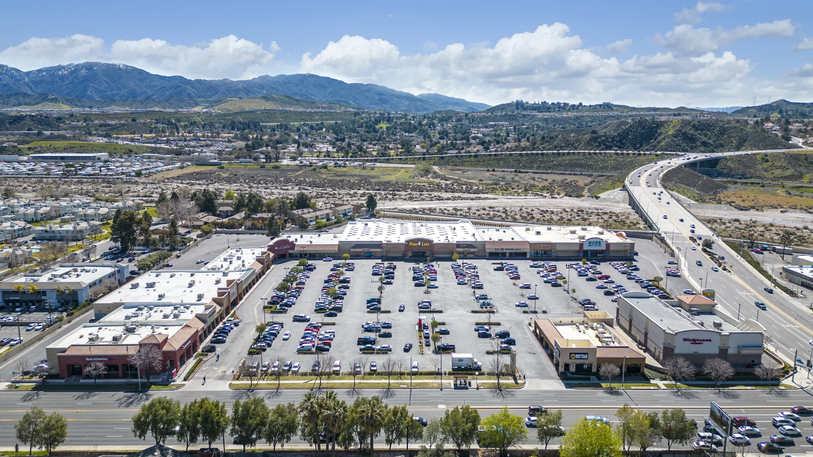 Canyon Country Plaza — Lease in Santa Clarita, CA, photo 1 of 1